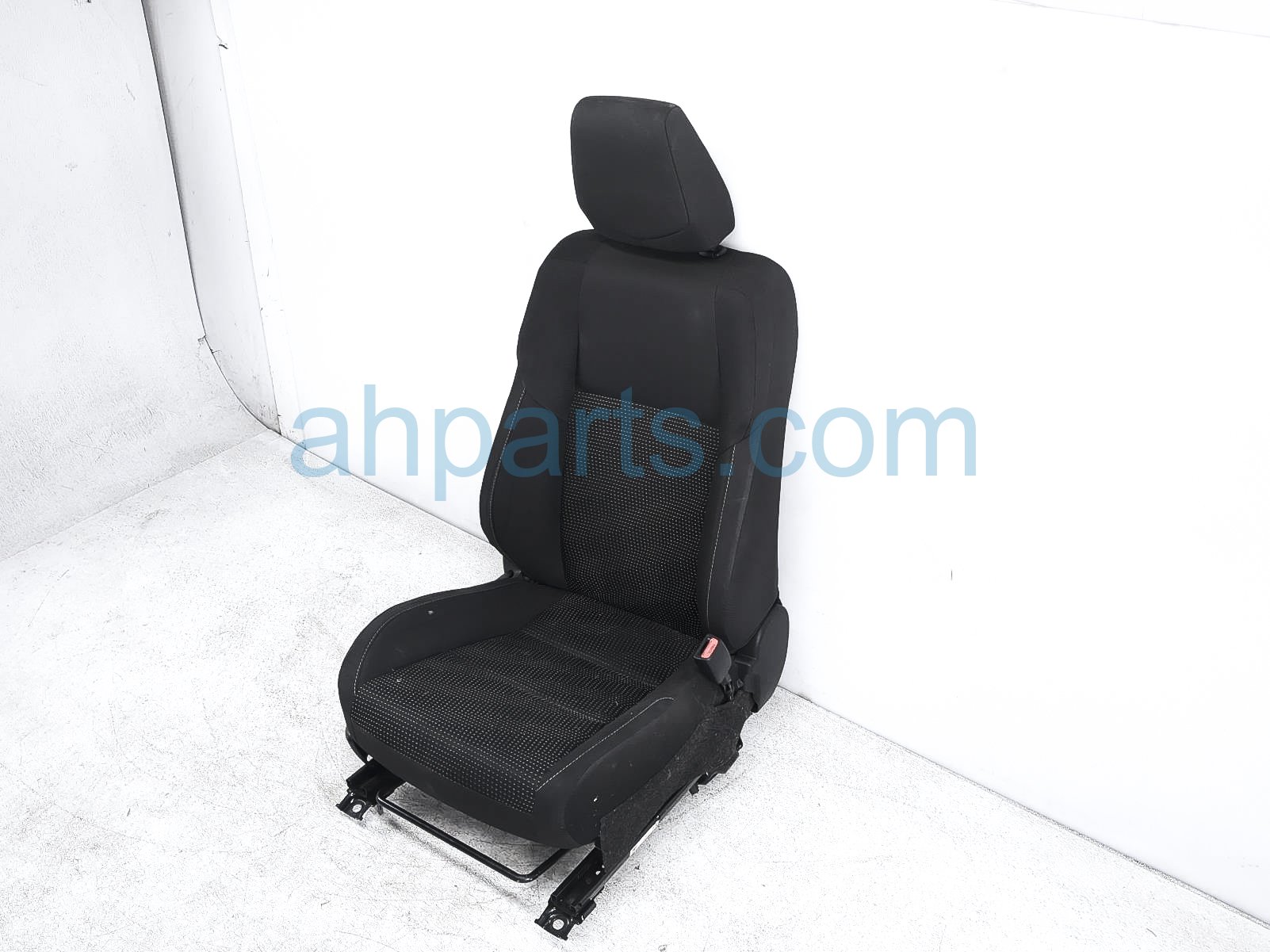 $245 Toyota FR/RH SEAT - BLACK - W/ AIRBAG $245 Toyota FR/RH SEAT - BLACK - W/ AIRBAG