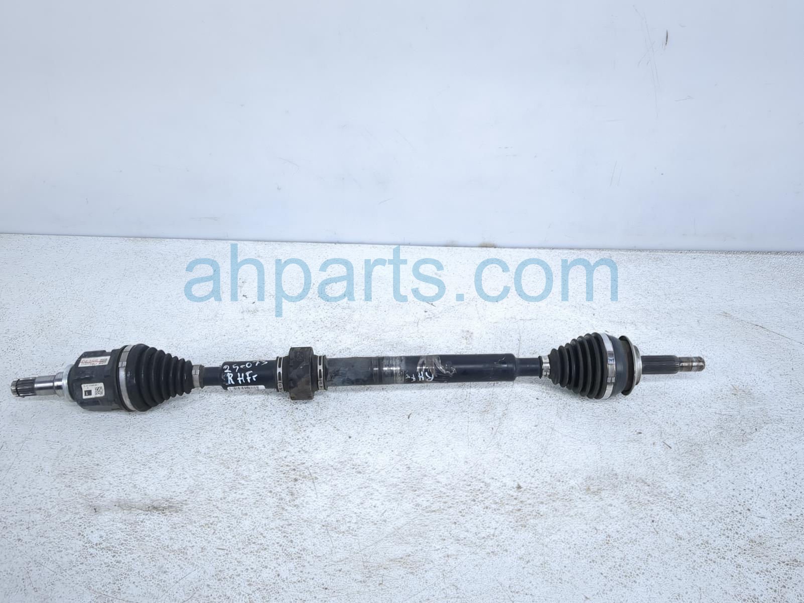 $125 Toyota FR/RH CV AXLE DRIVE SHAFT - NOTE $125 Toyota FR/RH CV AXLE DRIVE SHAFT - NOTE