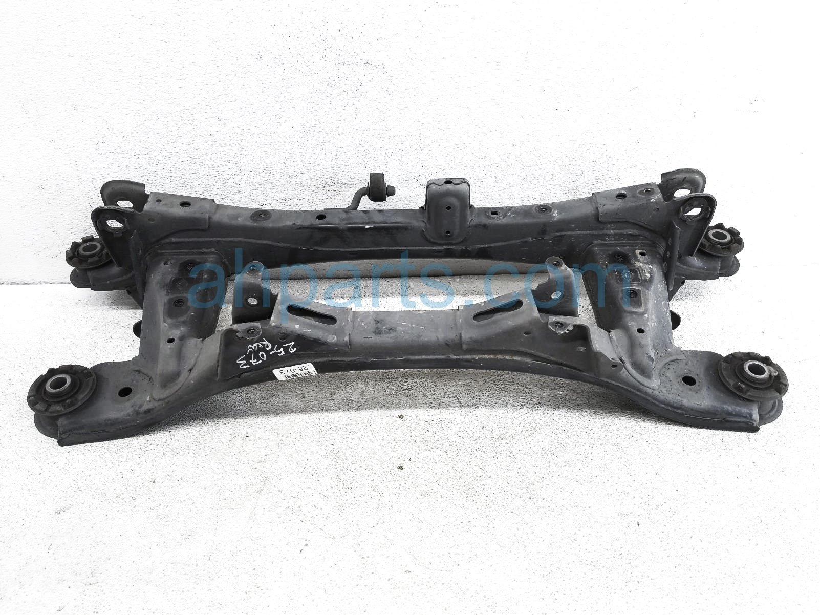 $100 Toyota REAR SUB FRAME / CRADLE