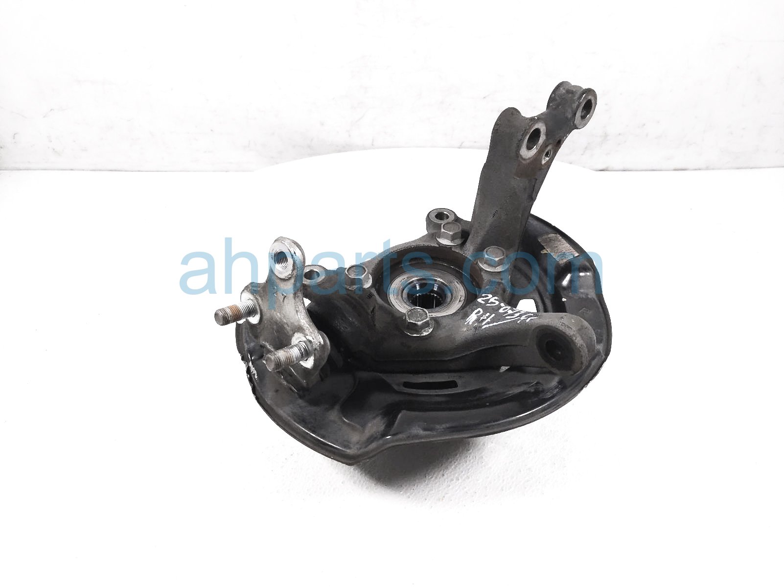 $125 Toyota FR/RH SPINDLE KNUCKLE HUB * $125 Toyota FR/RH SPINDLE KNUCKLE HUB *