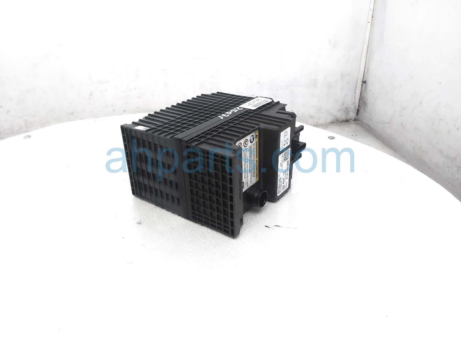 $275 Audi EXTRA BATTERY VOLTAGE UNIT $275 Audi EXTRA BATTERY VOLTAGE UNIT