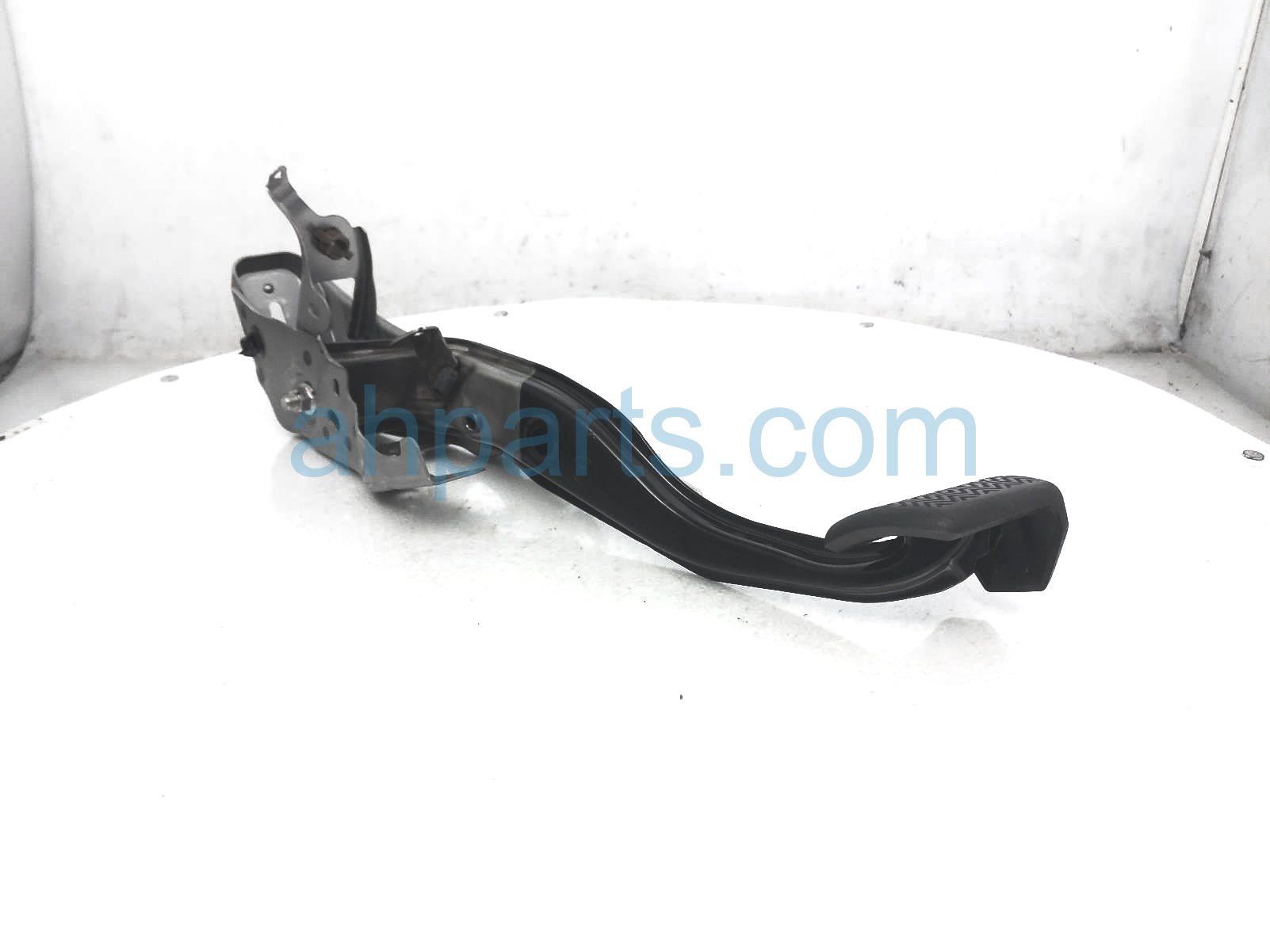 $35 Toyota BRAKE PEDAL ASSY - 2.0L $35 Toyota BRAKE PEDAL ASSY - 2.0L