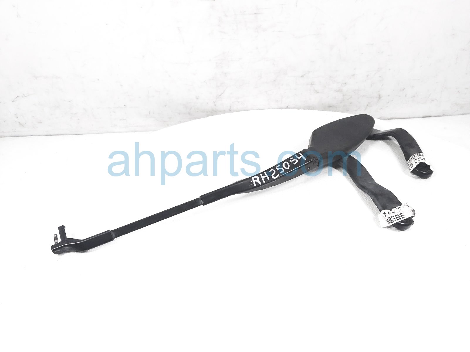 $25 Mercedes RH WINDSHIELD WIPER ARM $25 Mercedes RH WINDSHIELD WIPER ARM