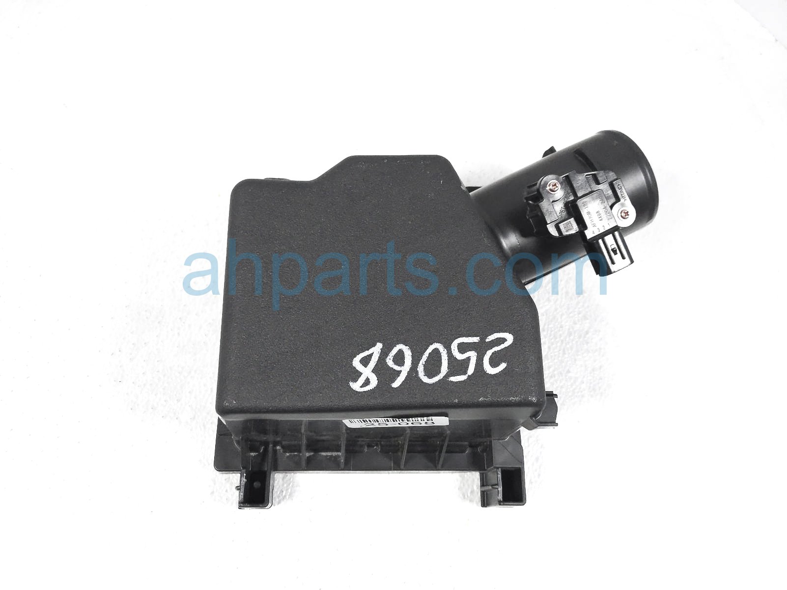 Sold 2024 Toyota Prius Intake Upper Airbox Lid + Mass Airflow ** 17812 ...