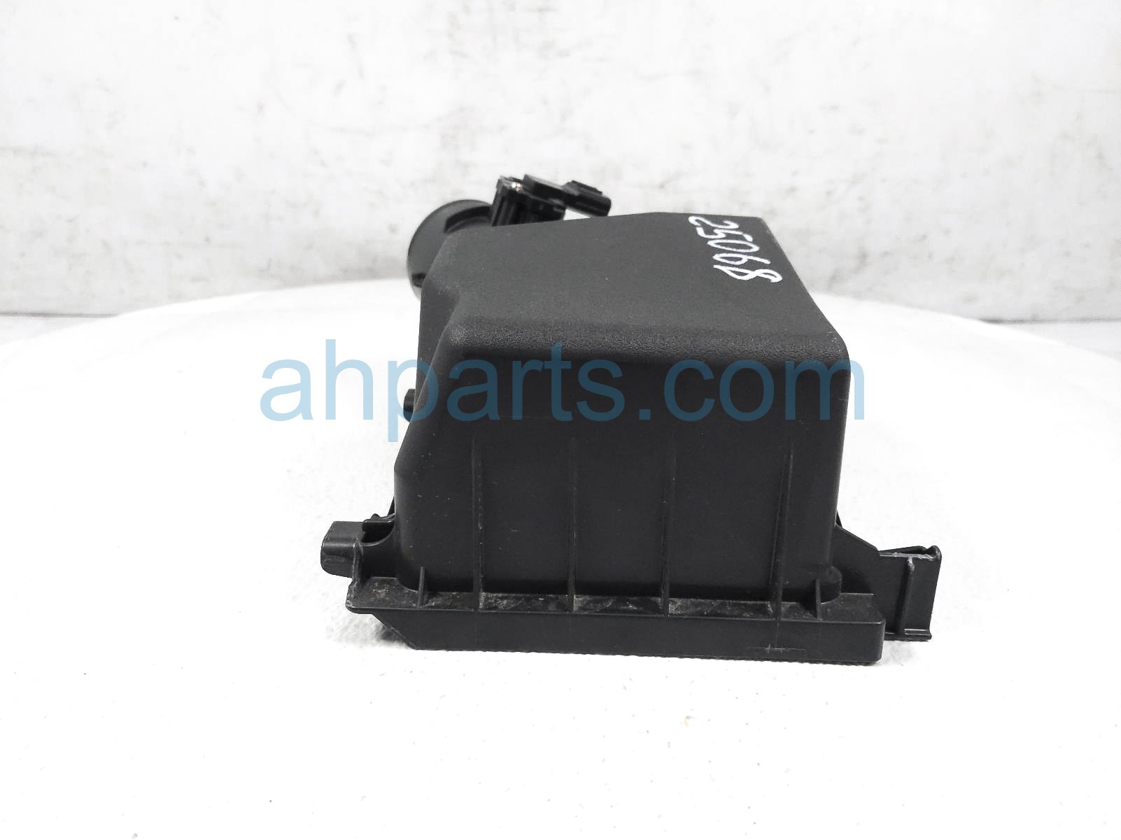Sold 2024 Toyota Prius Intake Upper Airbox Lid + Mass Airflow ** 17812 ...