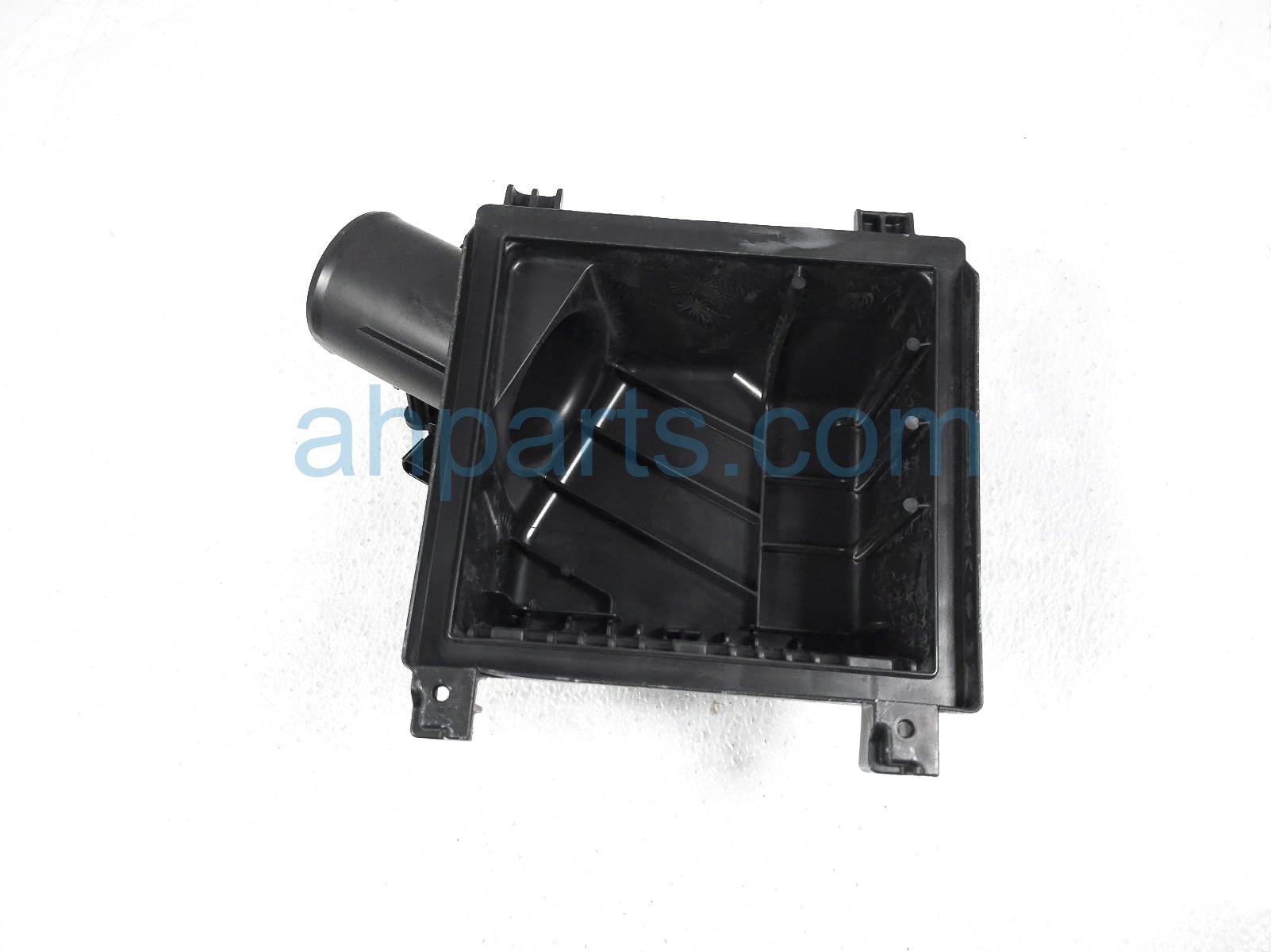 Sold 2024 Toyota Prius Intake Upper Airbox Lid + Mass Airflow ** 17812 ...