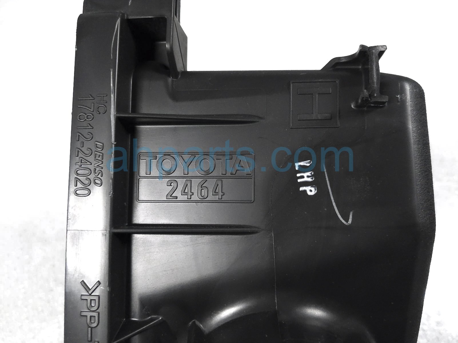 Sold 2024 Toyota Prius Intake Upper Airbox Lid + Mass Airflow ** 17812 ...