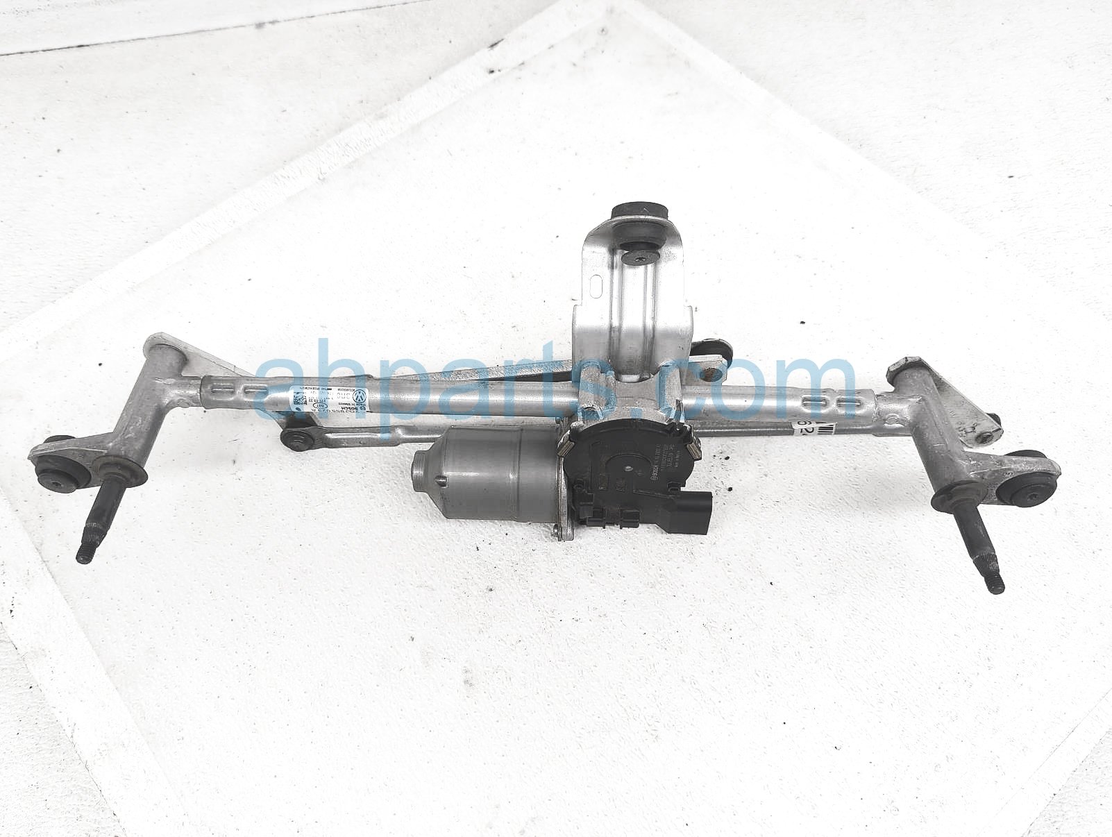 $50 Volkswagen WINDSHIELD WIPER MOTOR W/ARM ASSY $50 Volkswagen WINDSHIELD WIPER MOTOR W/ARM ASSY