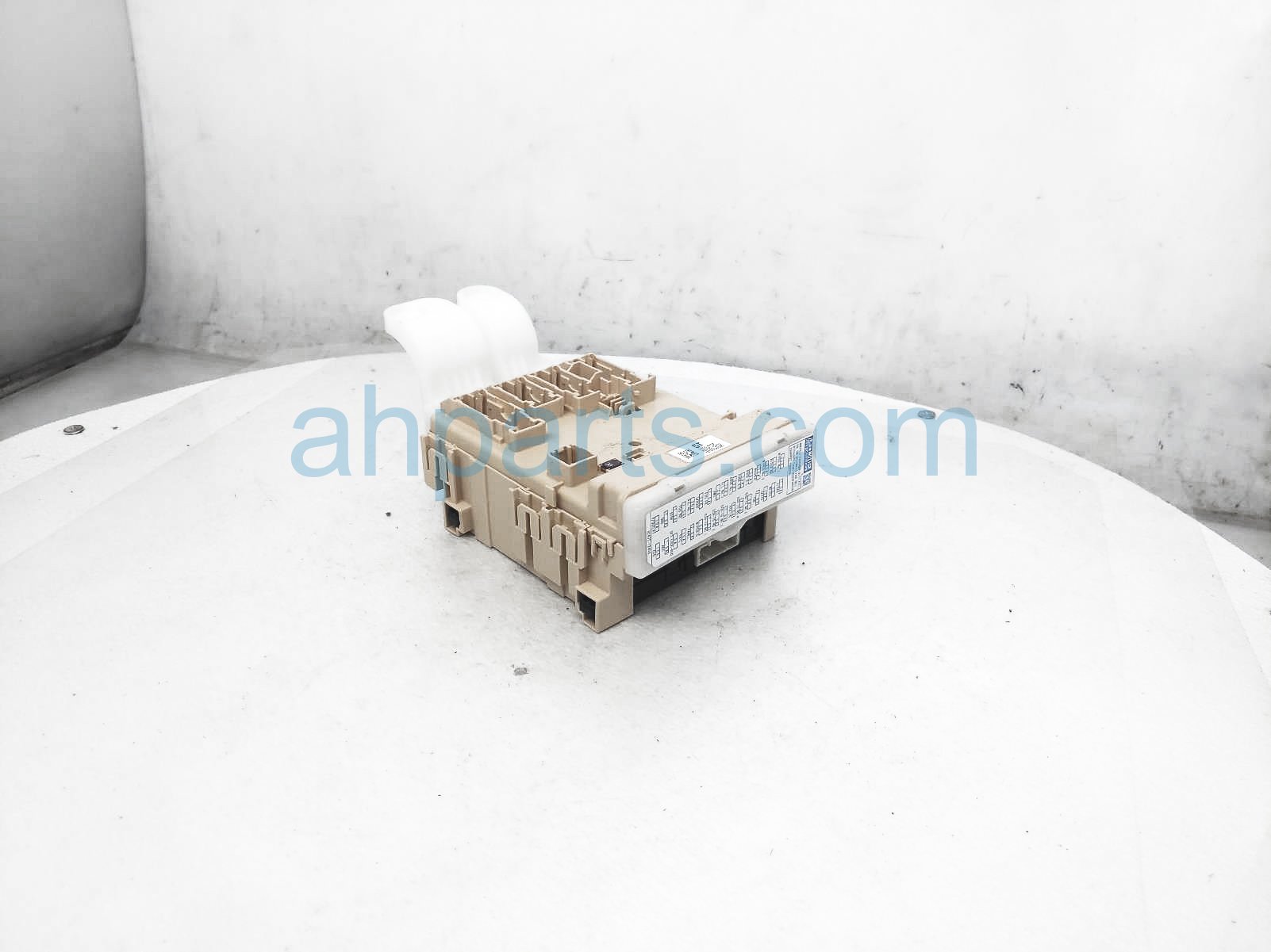 $100 Toyota MULTIPLEX NETWORK CONTROL UNIT