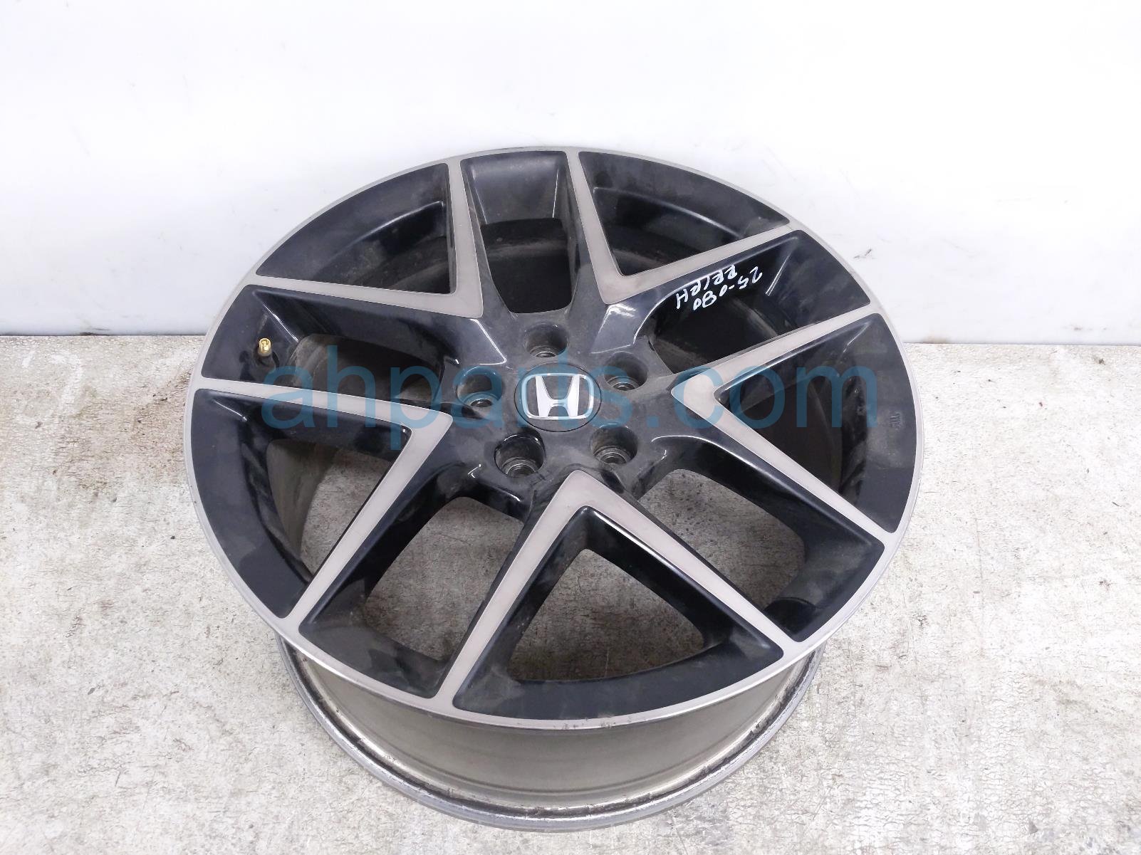 $250 Honda RR/RH WHEEL / RIM * $250 Honda RR/RH WHEEL / RIM *