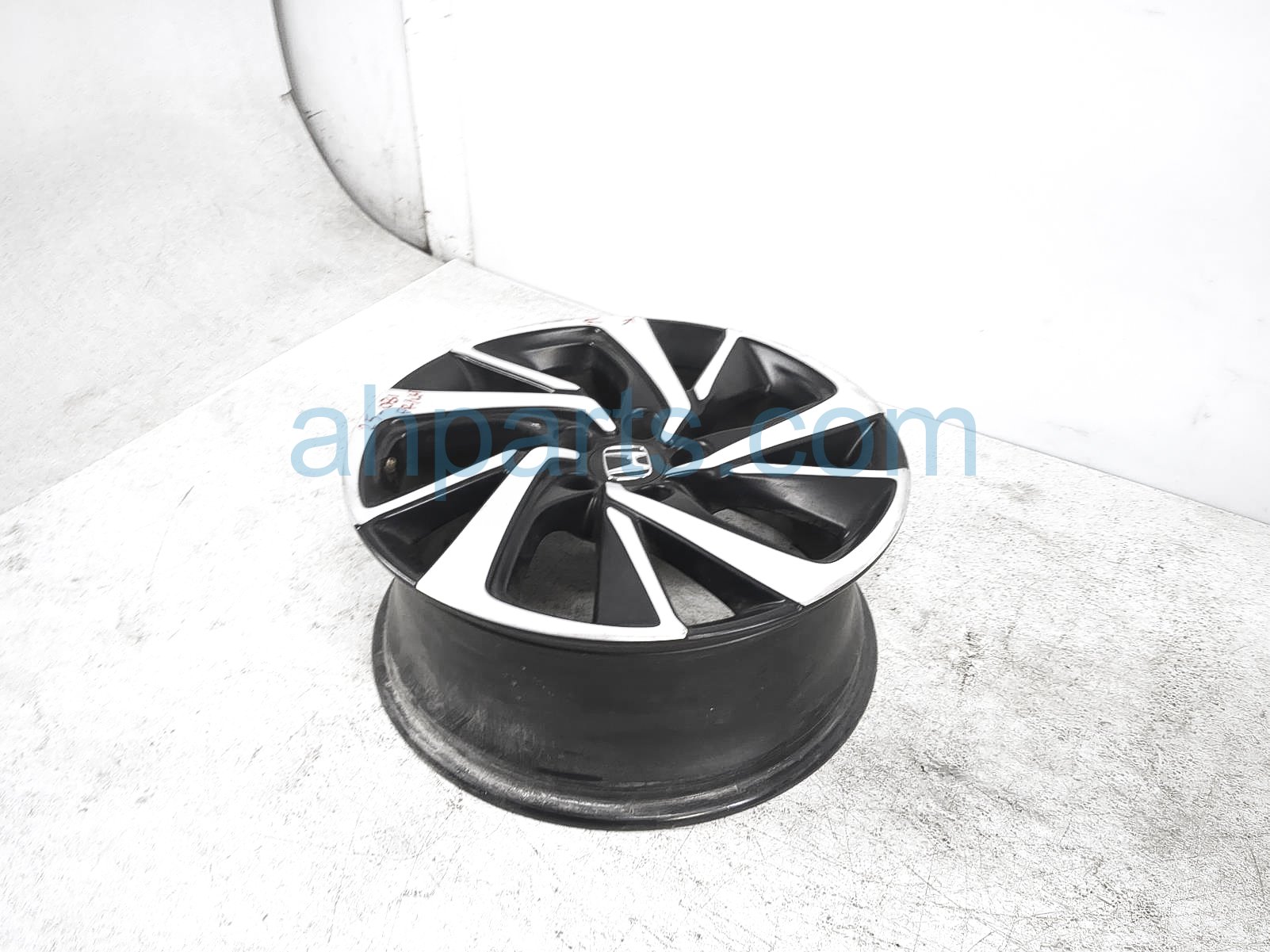 $150 Honda FR/LH WHEEL / RIM - HAS CURB RASH $150 Honda FR/LH WHEEL / RIM - HAS CURB RASH