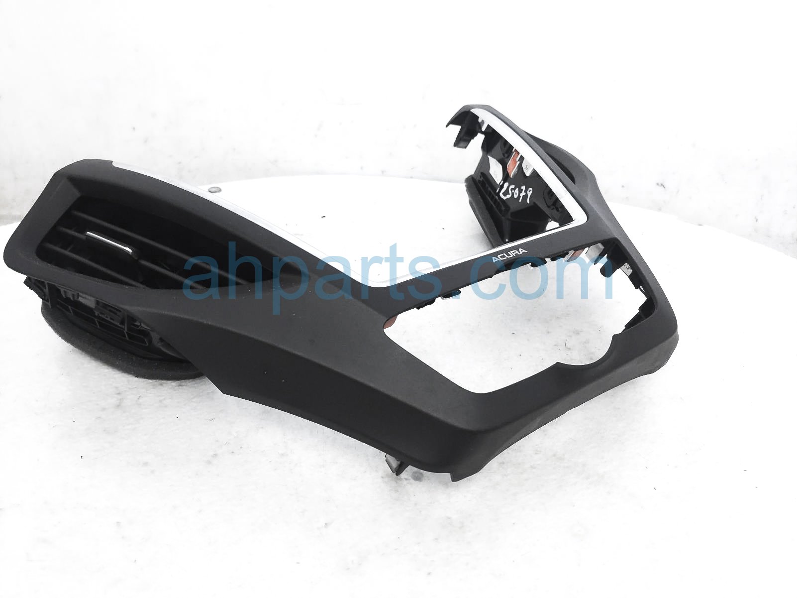 $39 Acura CENTER DASH BEZEL W/AIR VENTS - BLK $39 Acura CENTER DASH BEZEL W/AIR VENTS - BLK