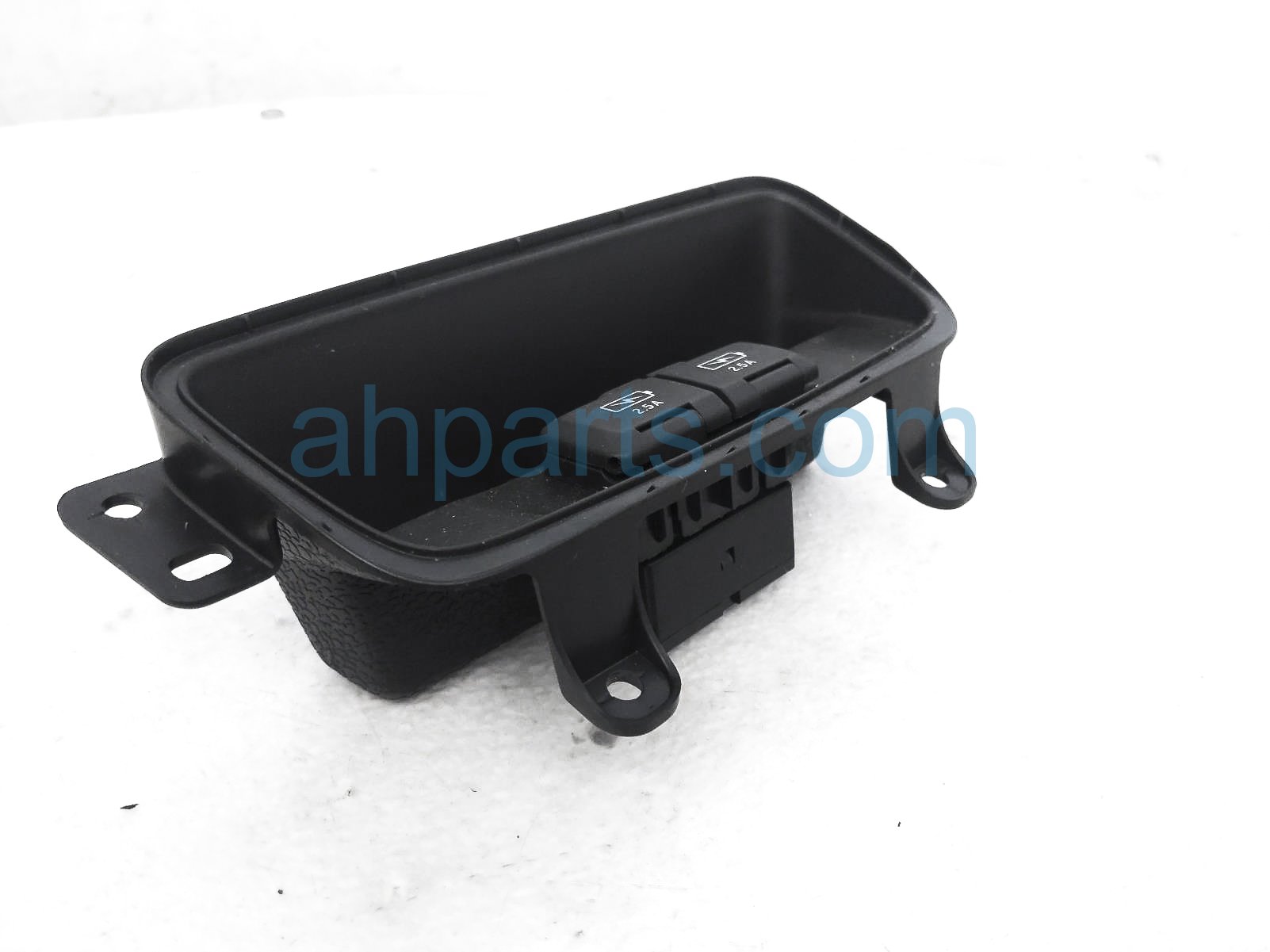 $75 Acura CONSOEL REAR TRIM W/OUTLETS $75 Acura CONSOEL REAR TRIM W/OUTLETS