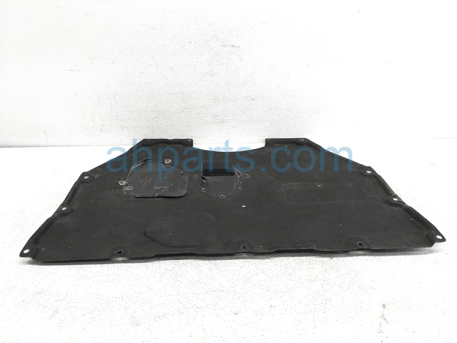 Sold 2023 Mazda Cx-50 Engine Oil Drain Sight Shield - 2.5l VA40-56-071