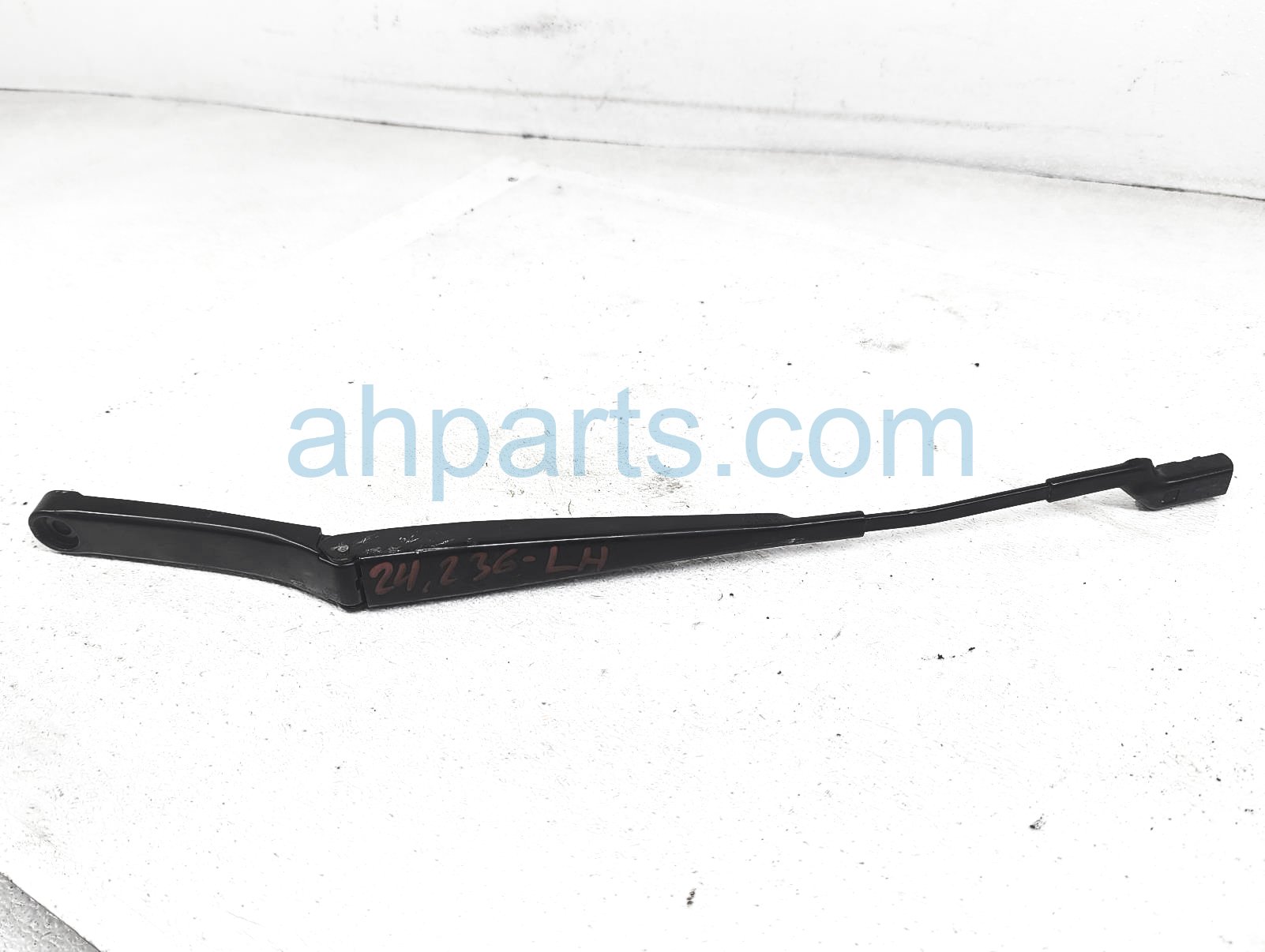 $25 Volkswagen LH WINDSHIELD WIPER ARM $25 Volkswagen LH WINDSHIELD WIPER ARM