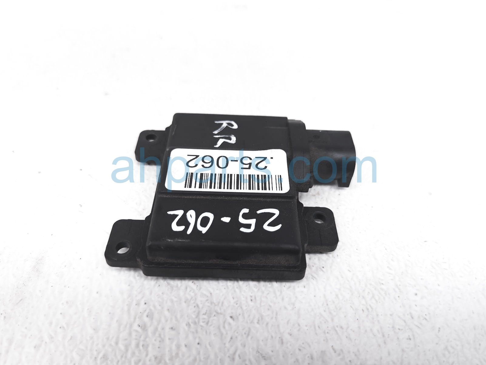 Sold 2021 Hyundai Elantra Rear Passenger Blind Spot Radar Unit 99150 AA020 Replacement Sold 2021 Hyundai Elantra Rear Passenger Blind Spot Radar Unit 99150 AA020 Replacement thumbnail