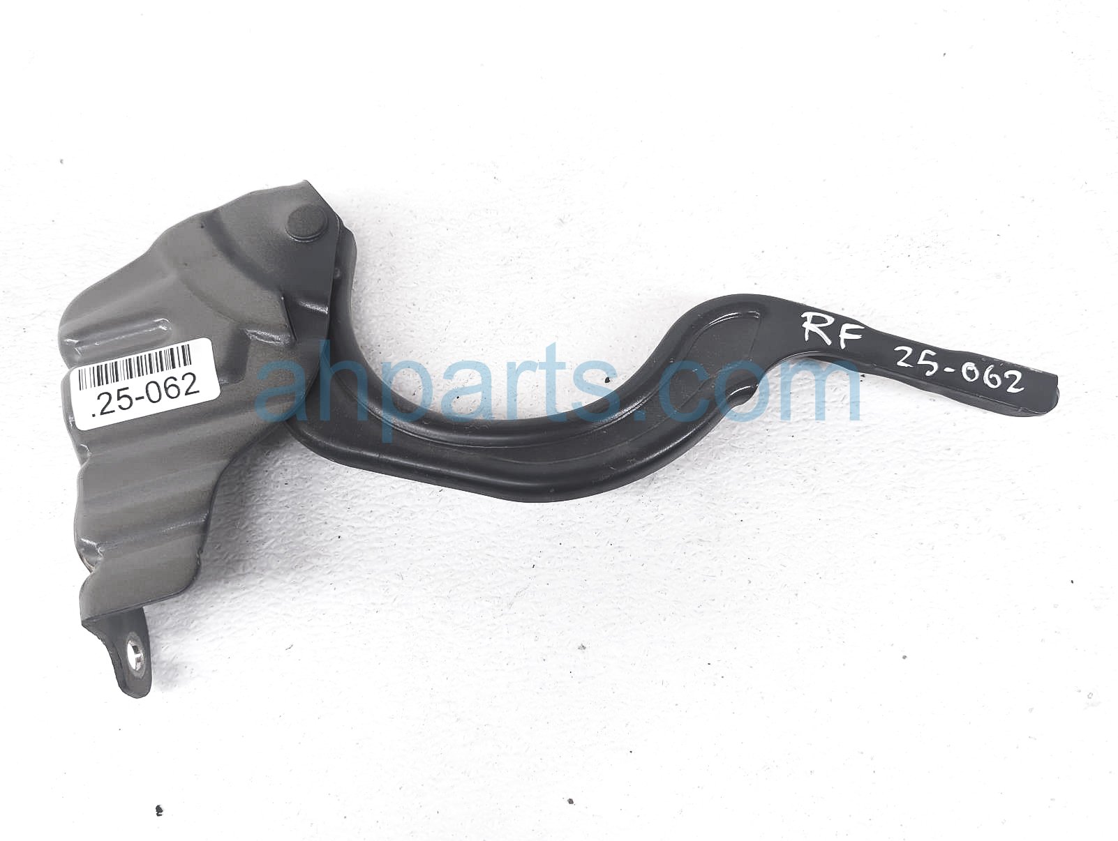 $25 Hyundai RH SIDE HOOD HINGE - GREY $25 Hyundai RH SIDE HOOD HINGE - GREY