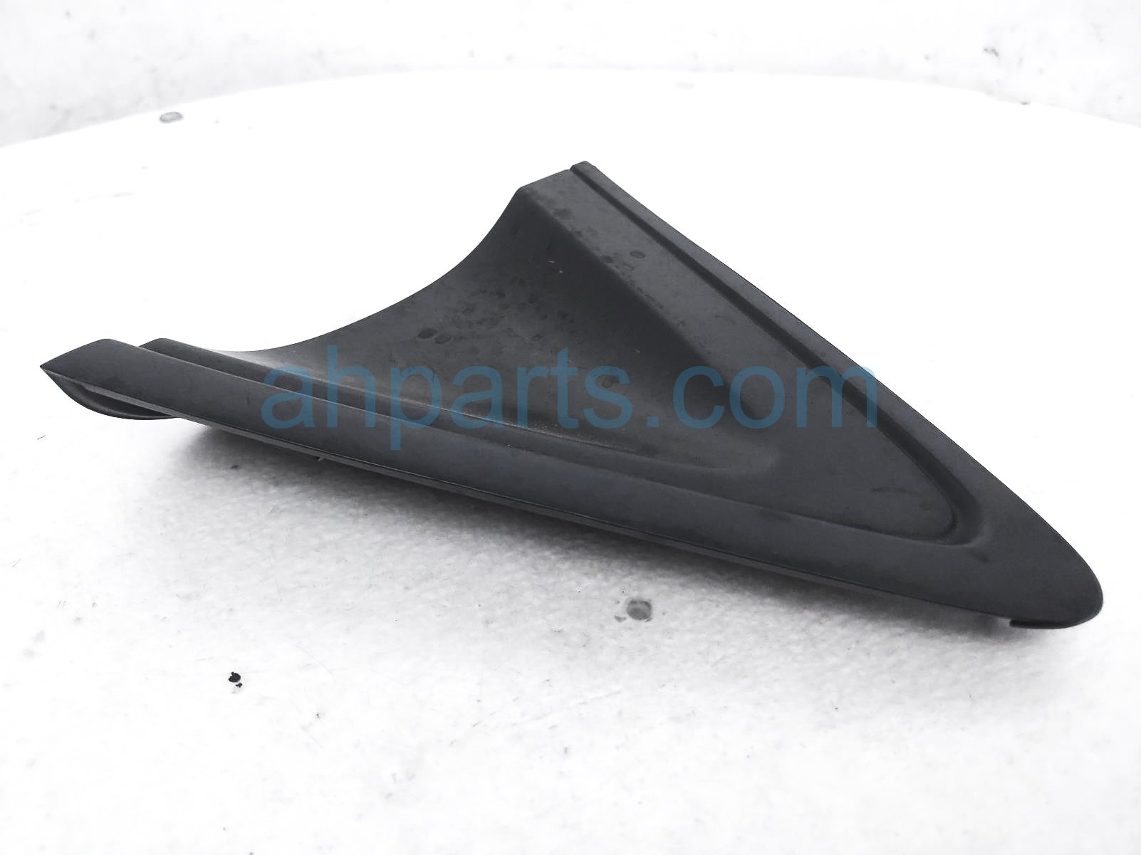 $25 Honda RR/LH QUARTER C-PILLAR MOULDING $25 Honda RR/LH QUARTER C-PILLAR MOULDING