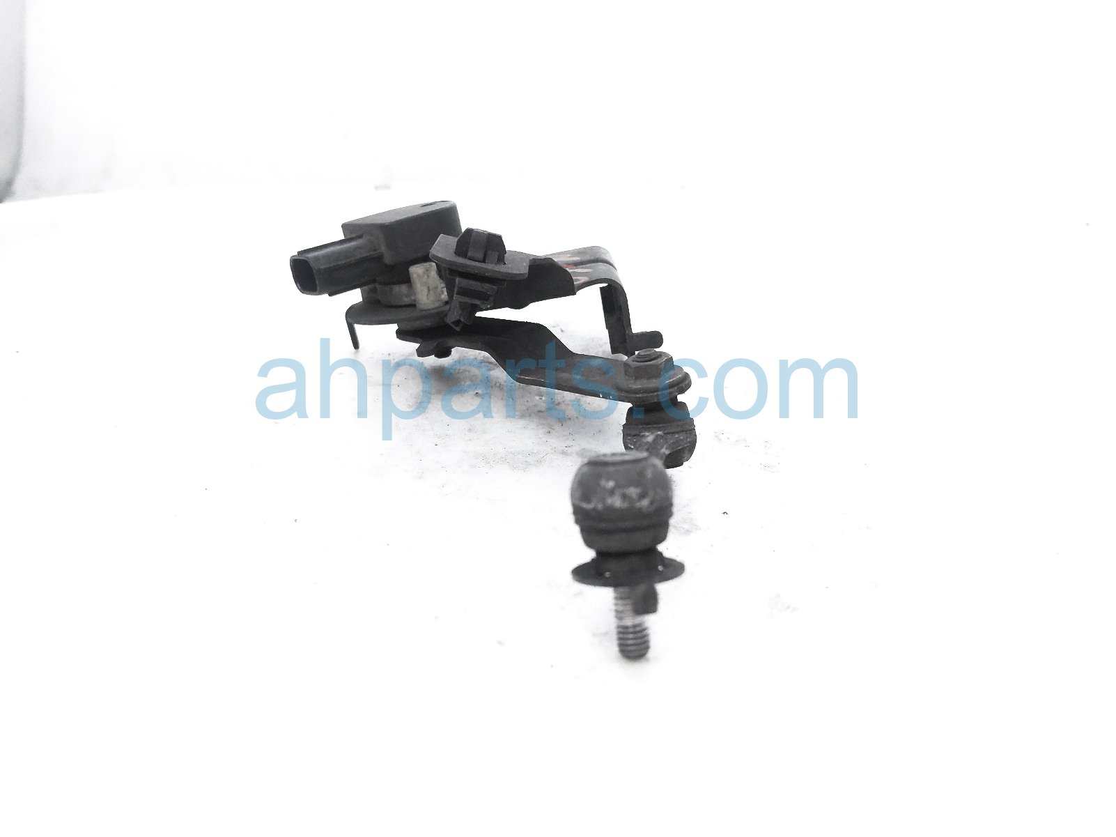$45 Lexus RR/LH SUSPENSION HEIGHT LEVEL SENSOR $45 Lexus RR/LH SUSPENSION HEIGHT LEVEL SENSOR