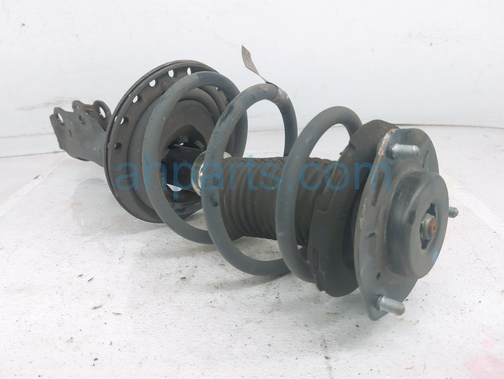 Sold 2015 Toyota Camry Front Driver Strut + Spring - Xse 2.5l