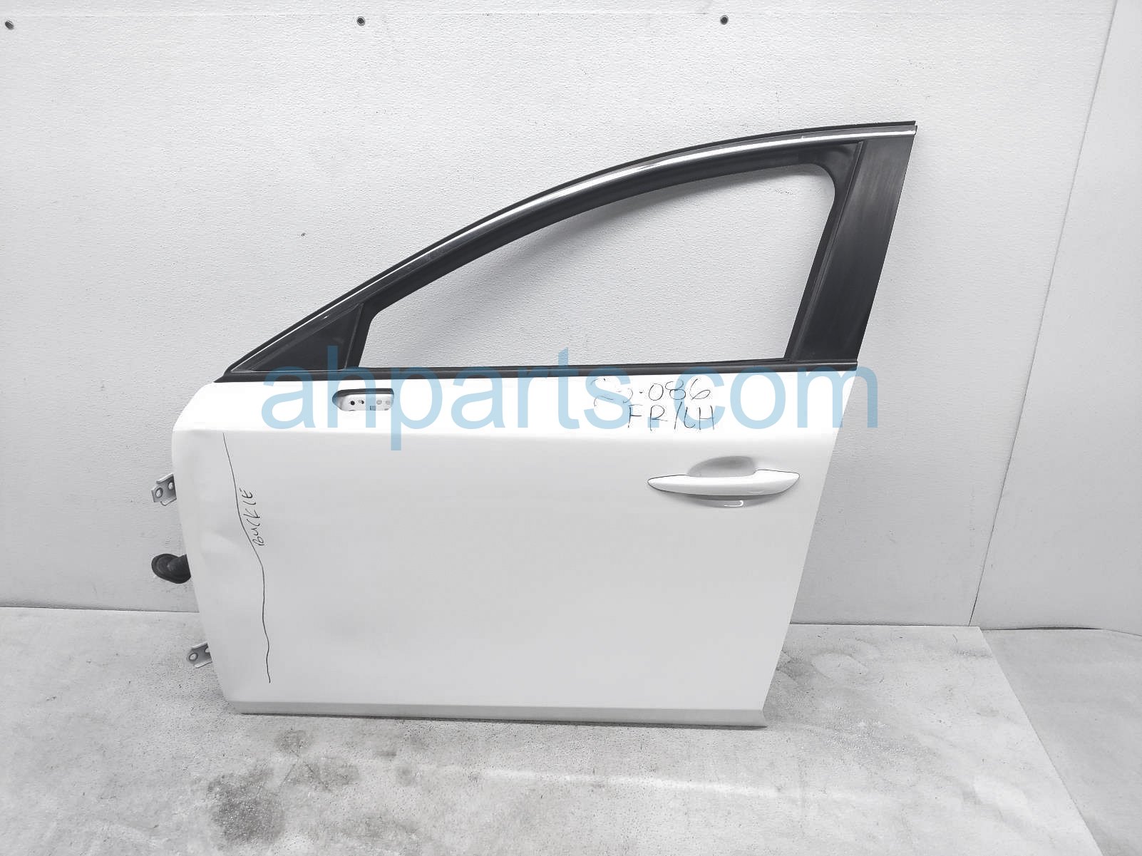 $450 Mazda FR/LH DOOR - WHITE - NO MIRROR/TRIM* $450 Mazda FR/LH DOOR - WHITE - NO MIRROR/TRIM*