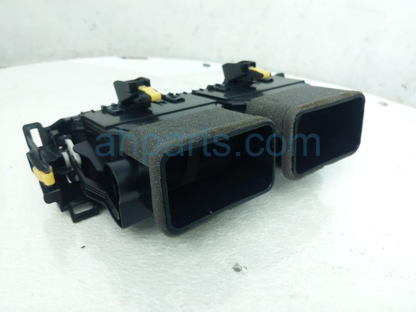 $99 Lexus DASH CENTER AIR VENT OUTLET ASSY $99 Lexus DASH CENTER AIR VENT OUTLET ASSY