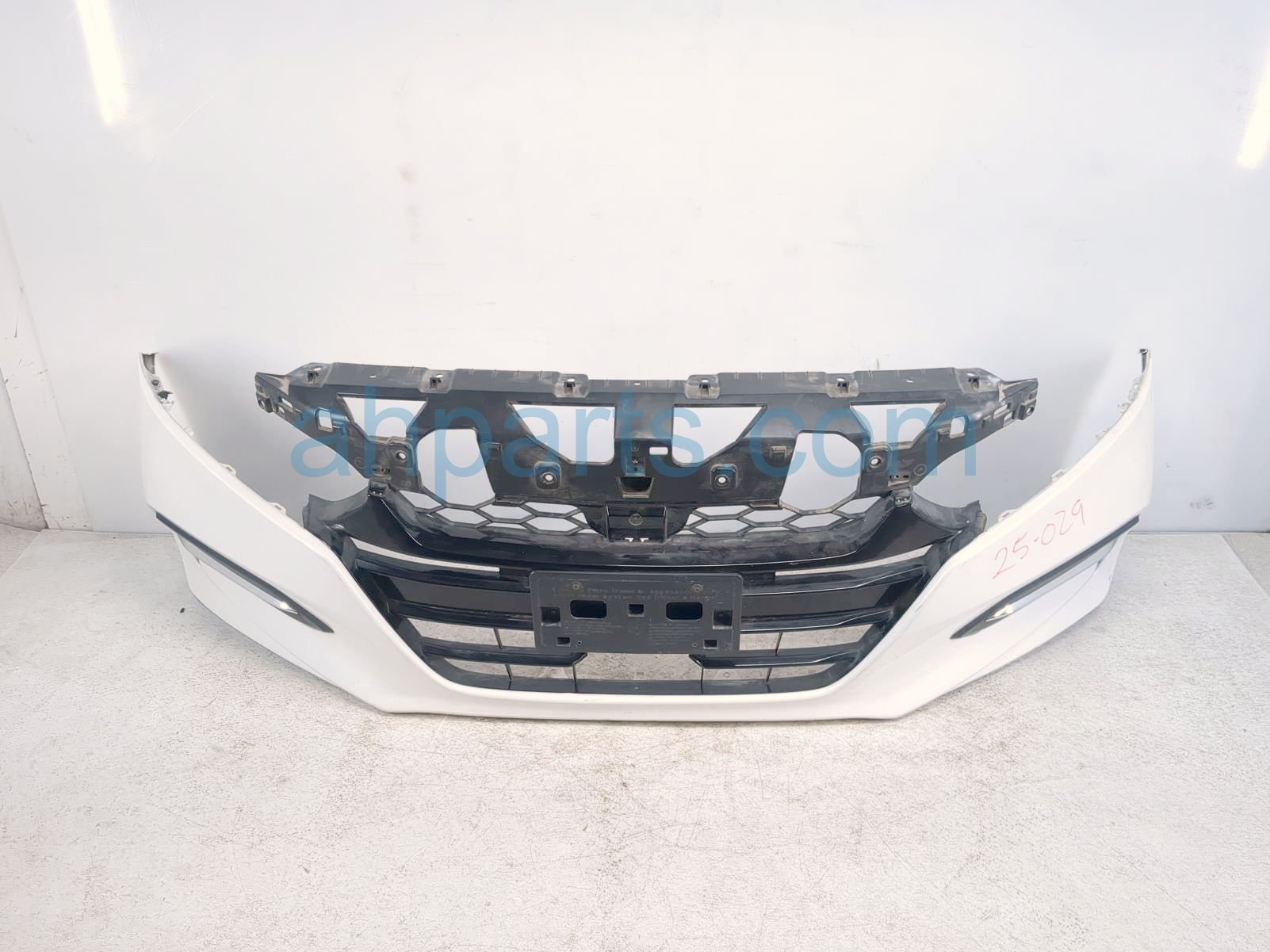 $325 Honda FRONT BUMPER COVER - WHITE ** $325 Honda FRONT BUMPER COVER - WHITE **