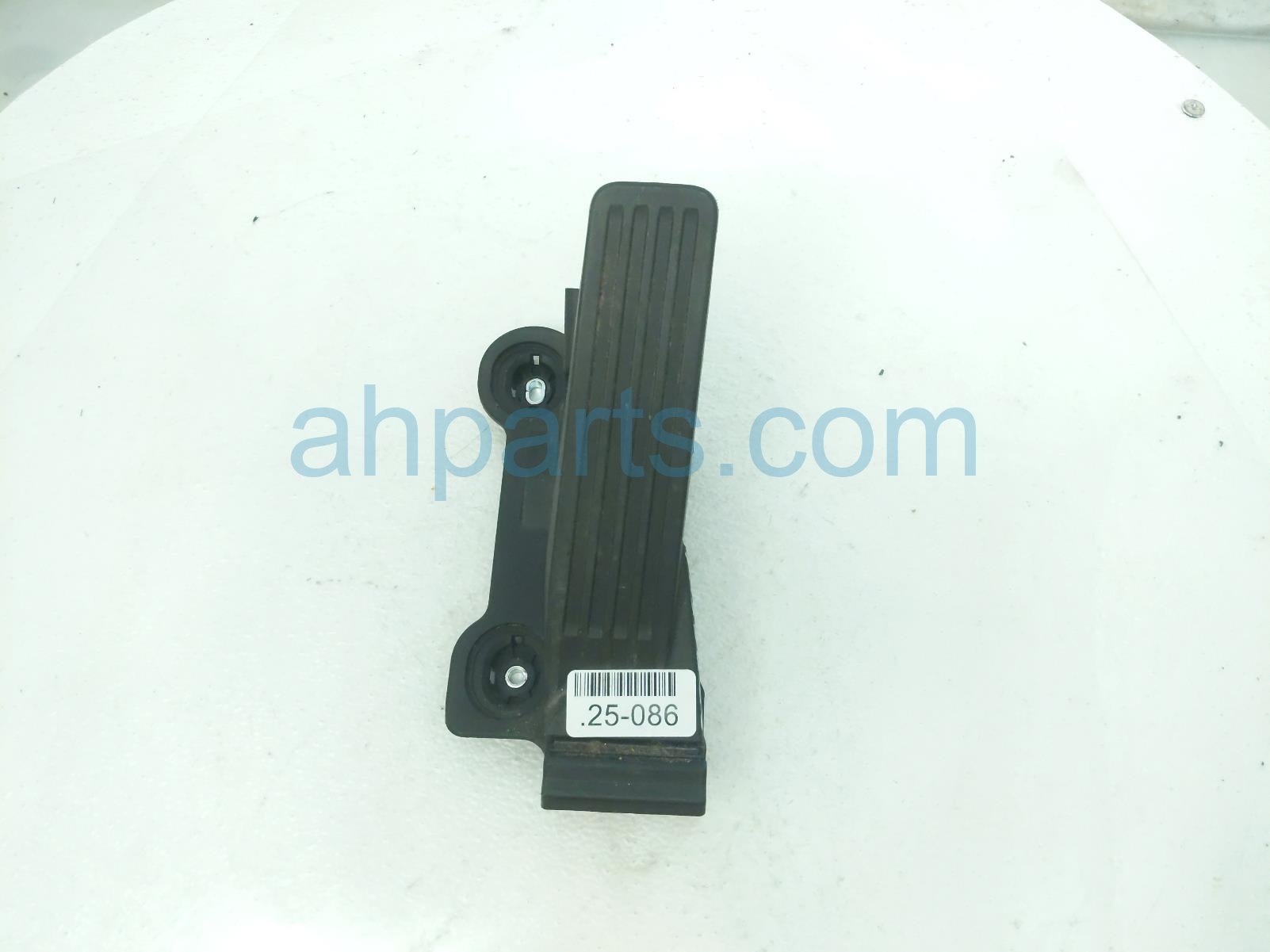 $75 Mazda GAS / ACCELERATOR PEDAL - SDN $75 Mazda GAS / ACCELERATOR PEDAL - SDN