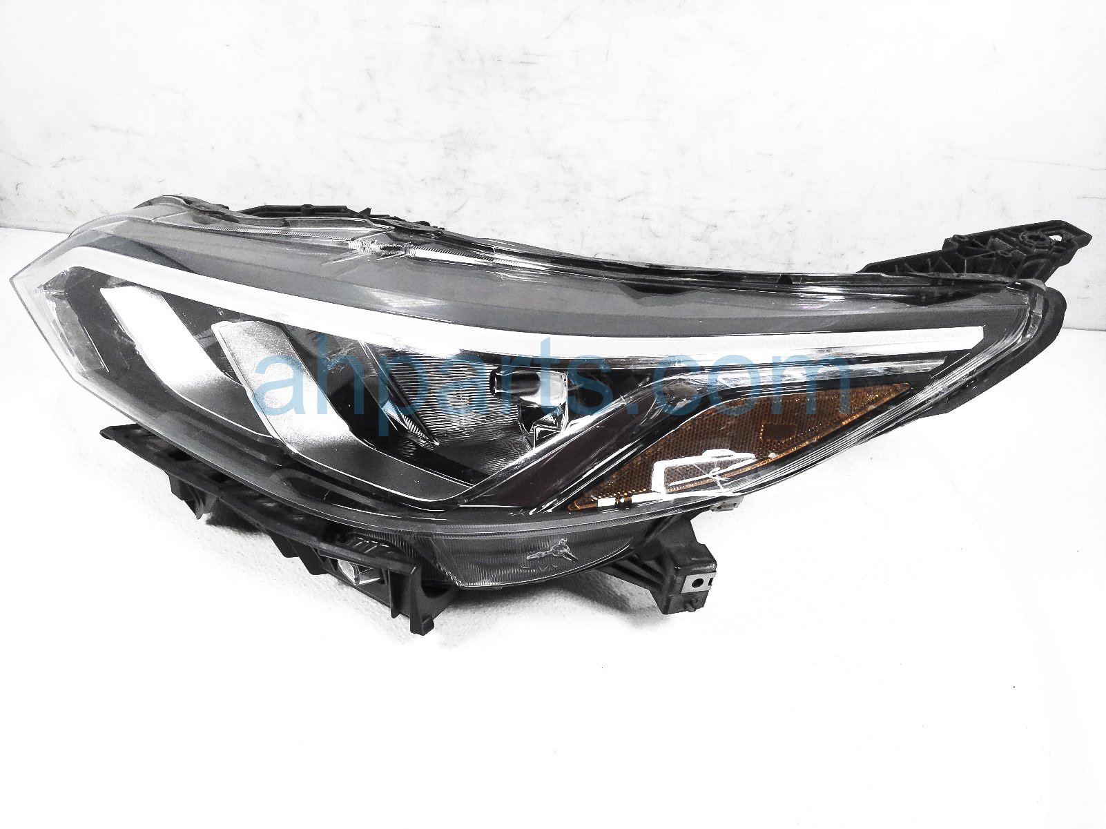 $225 Nissan LH HEADLAMP / LIGHT - NOTES $225 Nissan LH HEADLAMP / LIGHT - NOTES