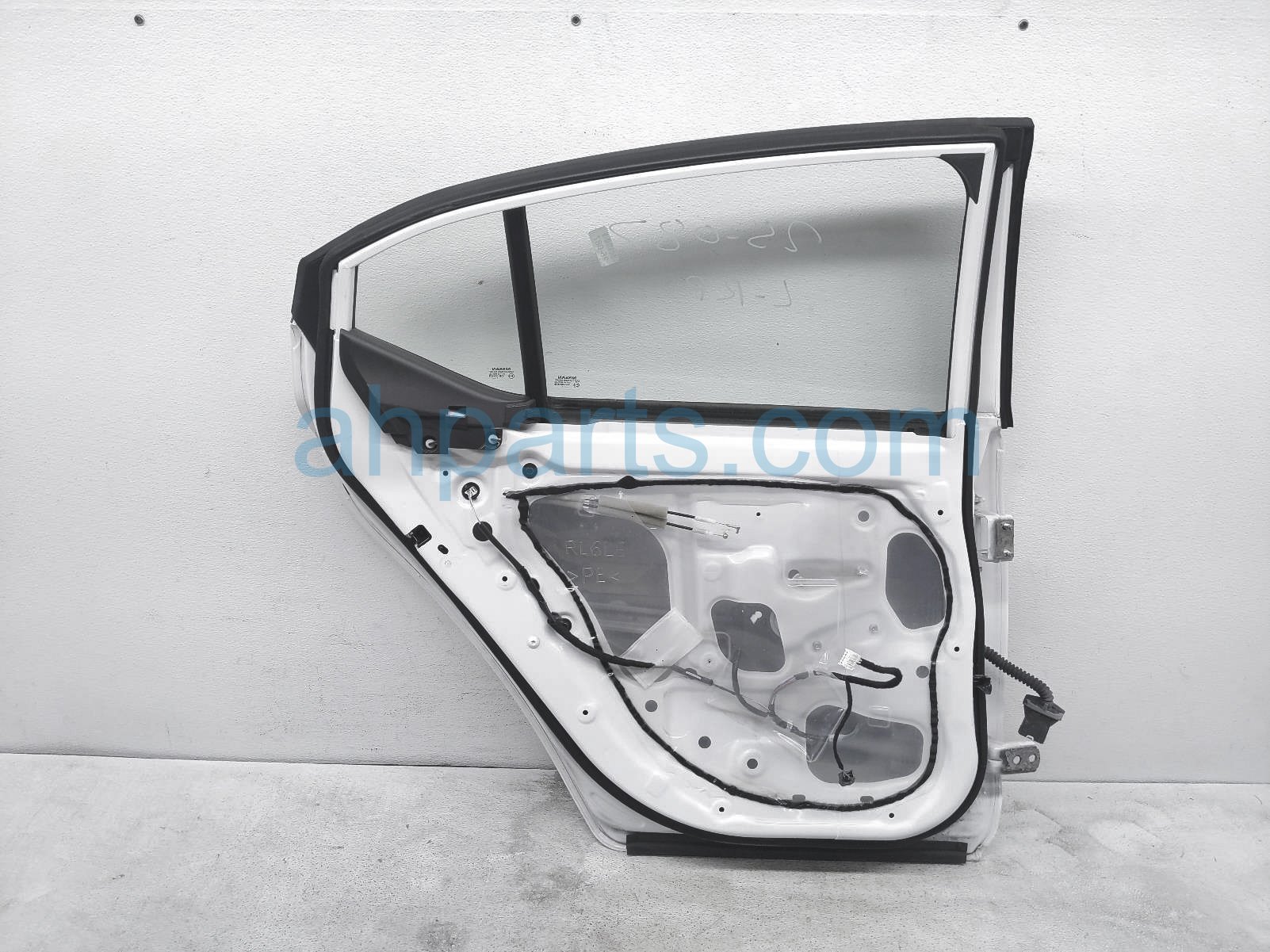 なっぴ Sold 2021 Nissan Sentra Rear Driver Door - White - No Inside Trim