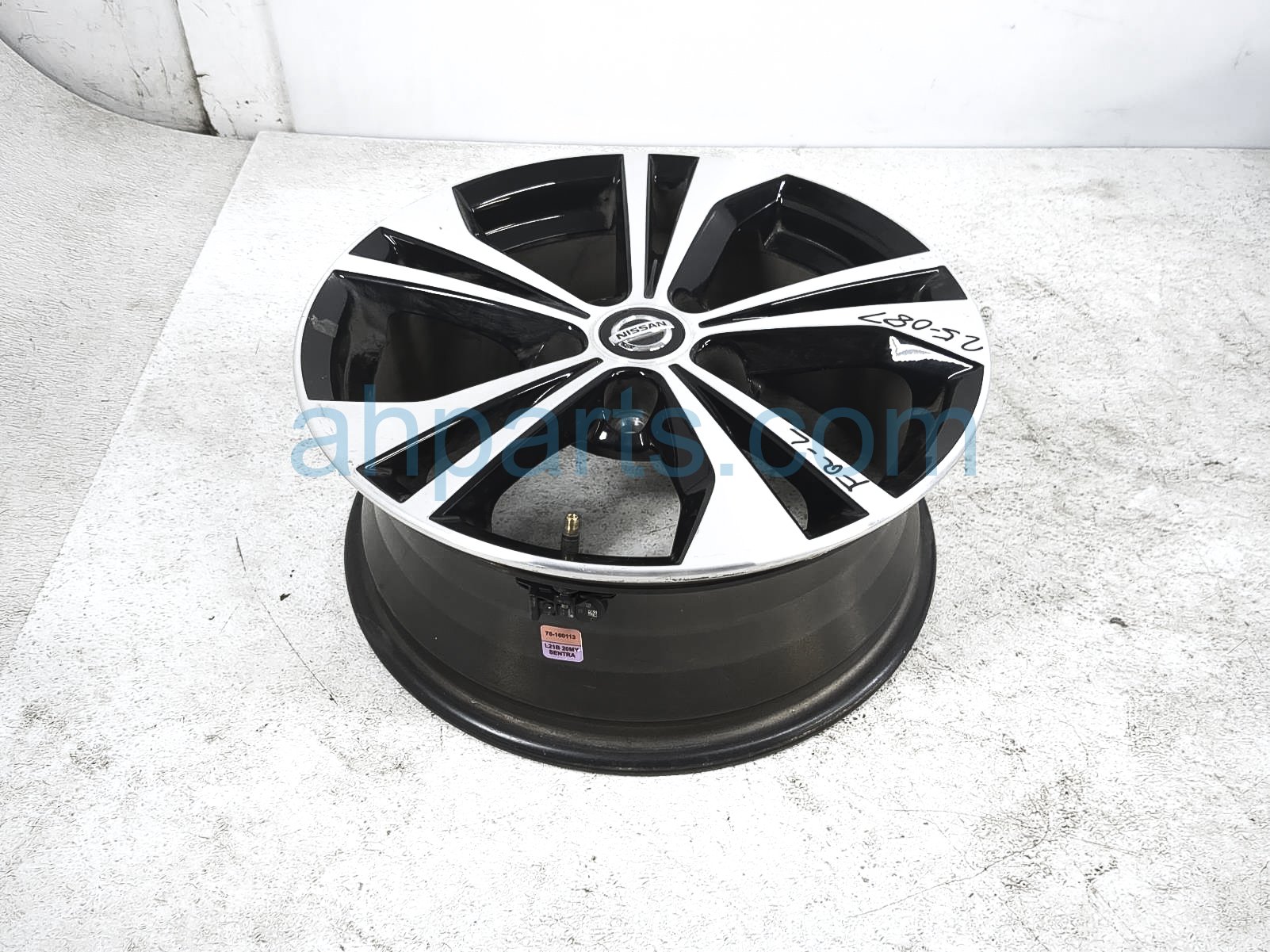$129 Nissan FR/LH WHEEL / RIM