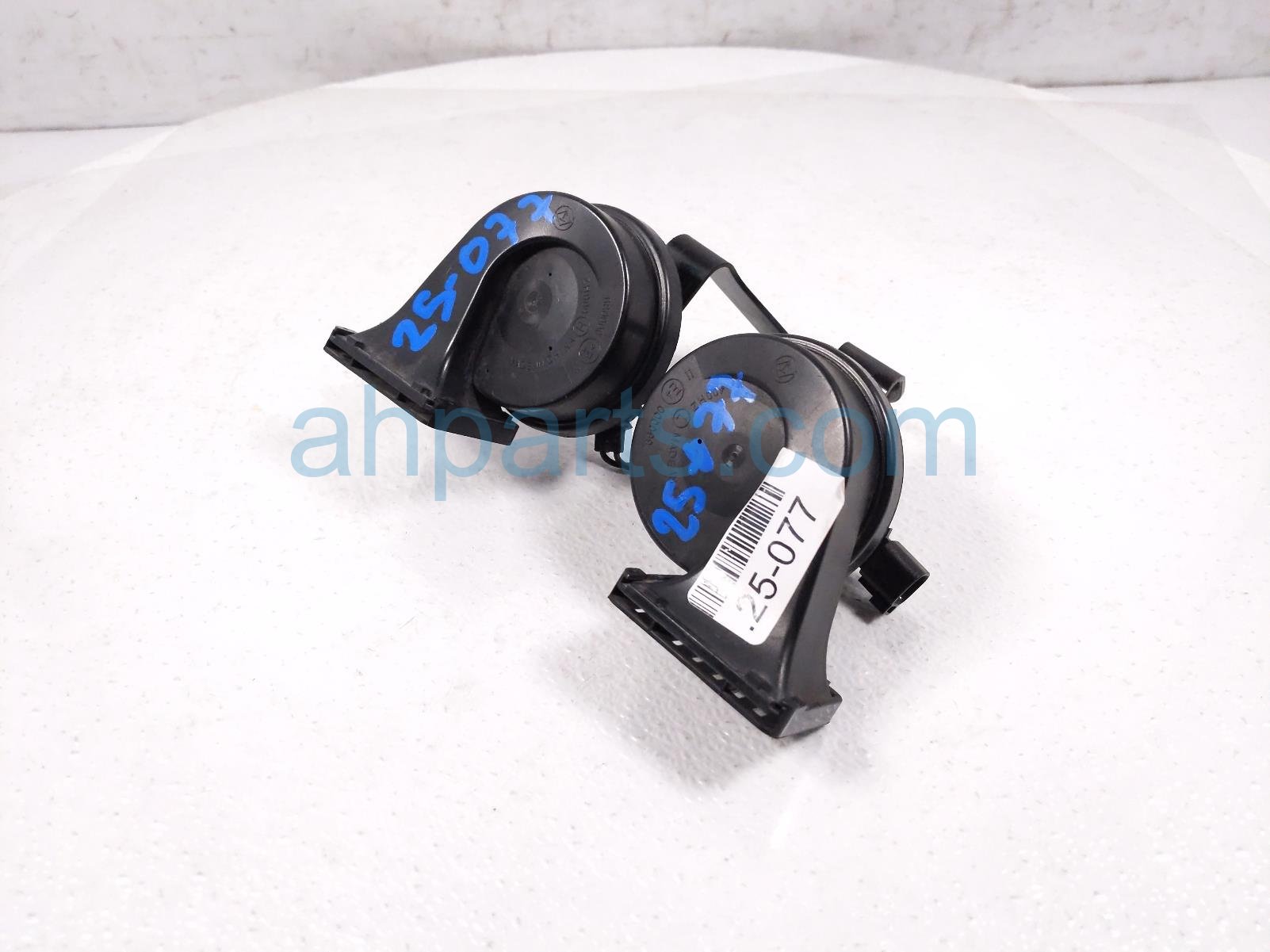 $25 Chevy DUAL HORN ASSY - LOW + HIGH PITCH $25 Chevy DUAL HORN ASSY - LOW + HIGH PITCH