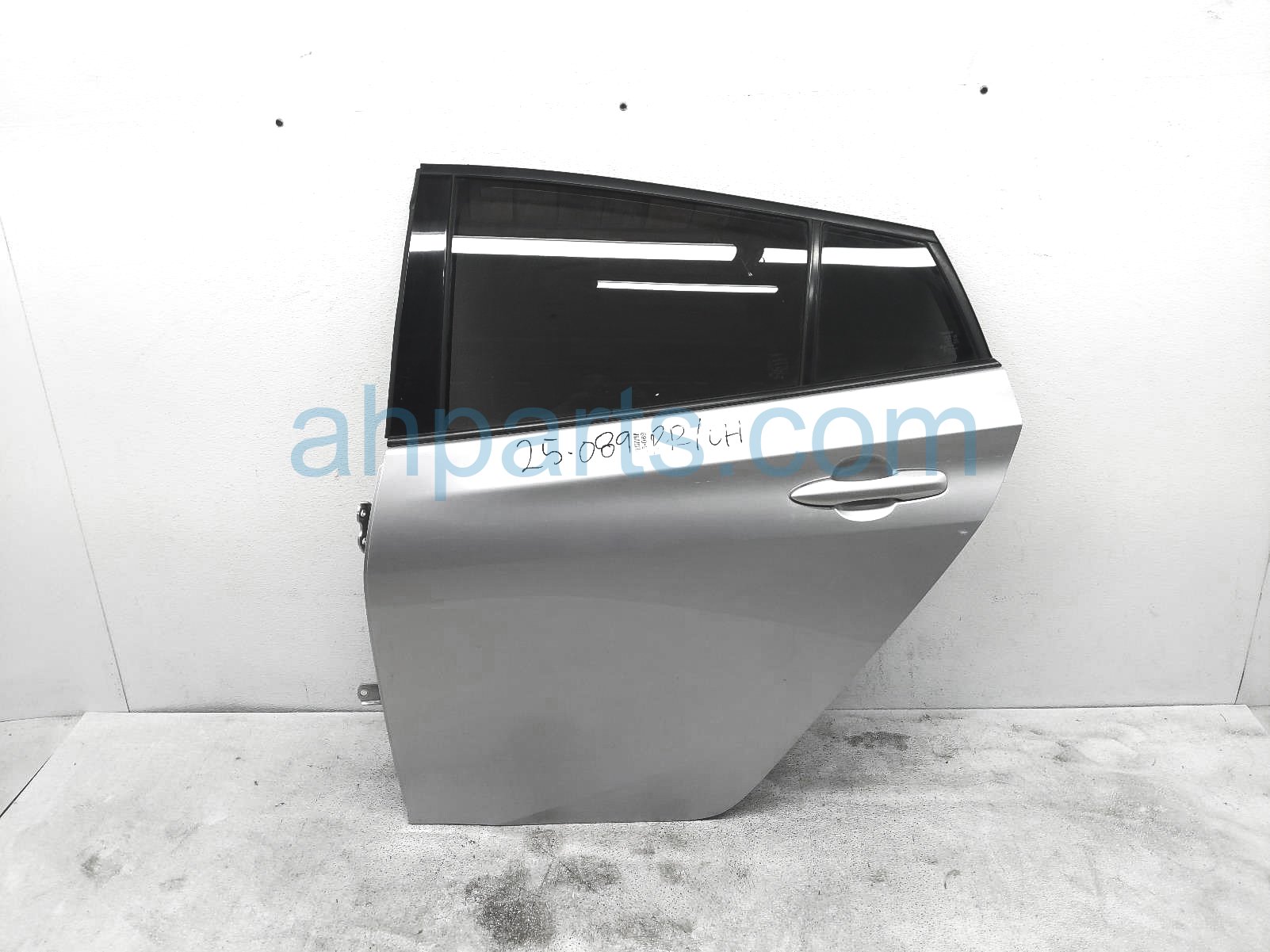 $499 Toyota RR/LH DOOR - SILVER- NO INSIDE TRIM* $499 Toyota RR/LH DOOR - SILVER- NO INSIDE TRIM*