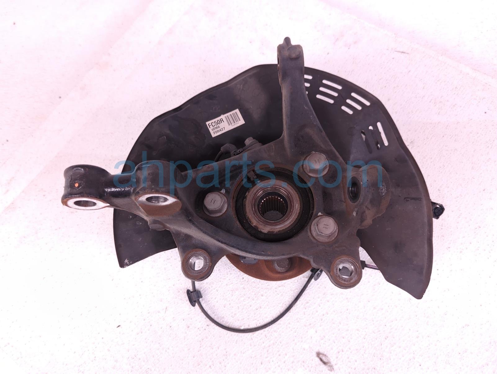 $125 Toyota FR/RH SPINDLE KNUCKLE HUB