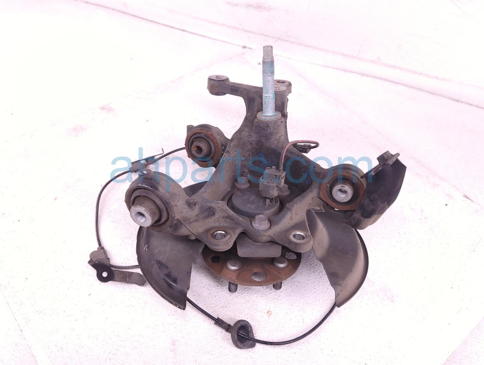 $175 Toyota RR/RH SPINDLE KNUCKLE HUB $175 Toyota RR/RH SPINDLE KNUCKLE HUB