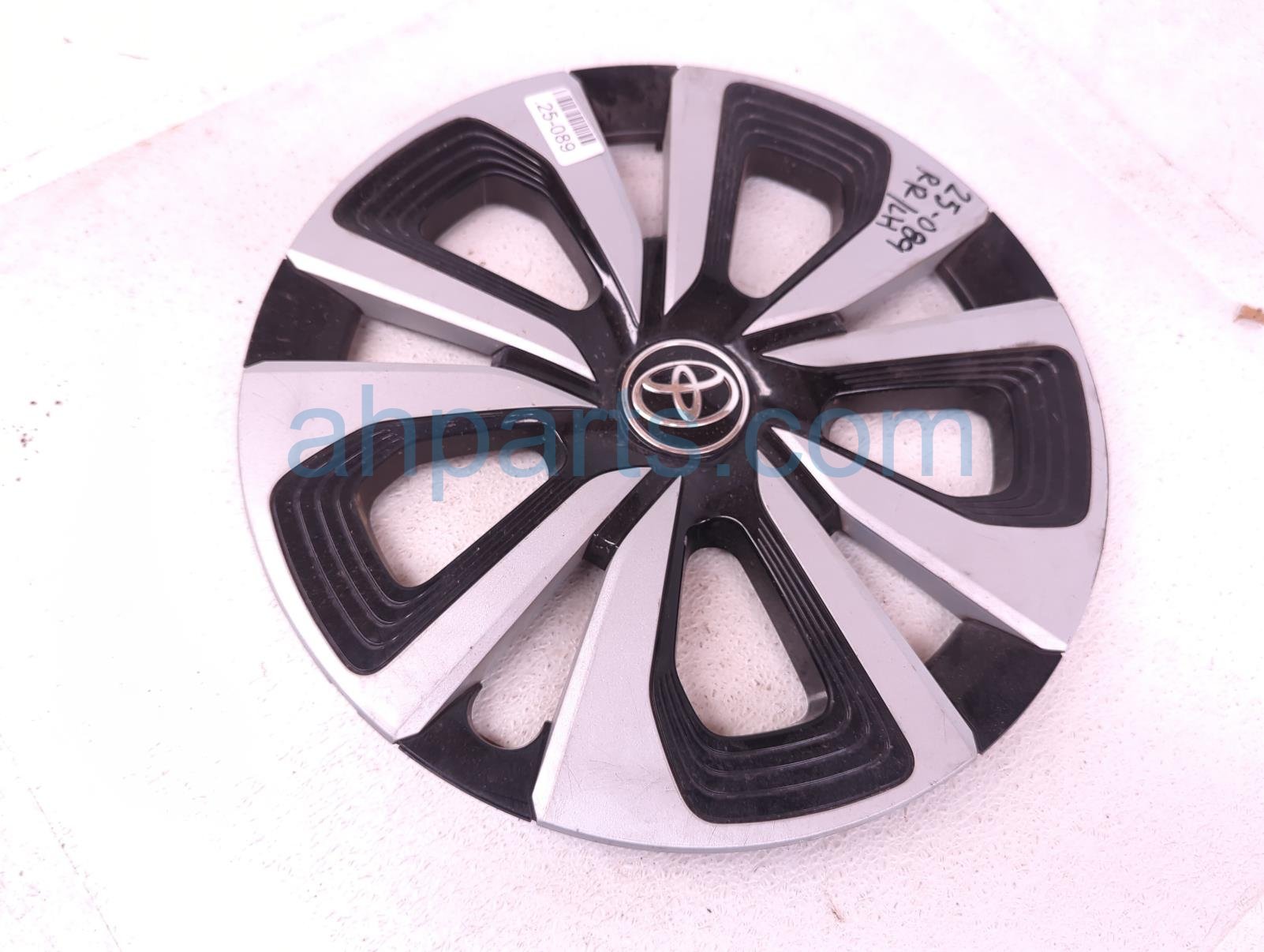 $45 Toyota RR/LH WHEEL COVER CAP * $45 Toyota RR/LH WHEEL COVER CAP *