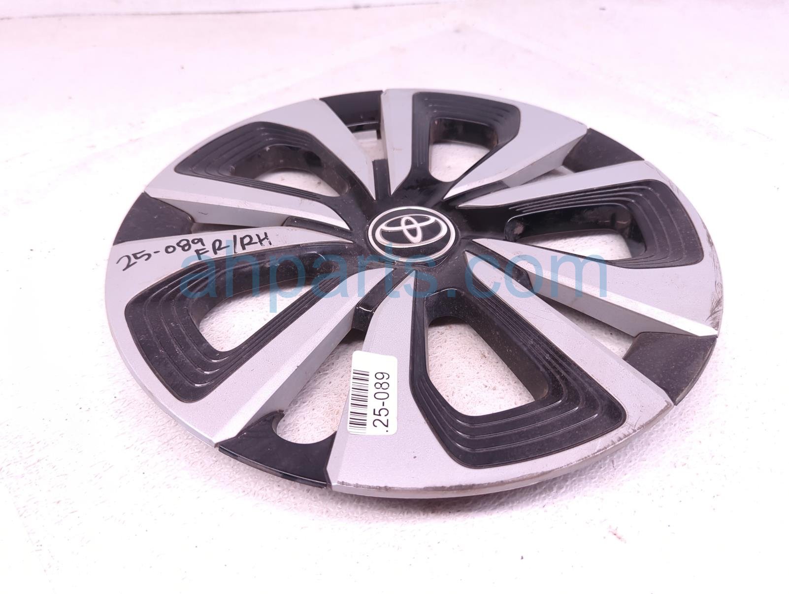 $45 Toyota FR/RH WHEEL COVER CAP * $45 Toyota FR/RH WHEEL COVER CAP *