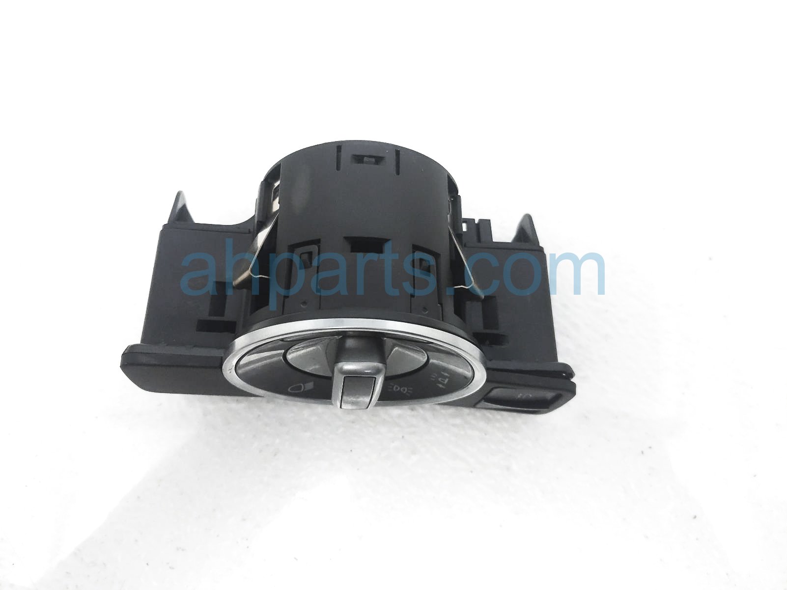 $25 Mercedes HEADLAMP CONTROL SWITCH - DASH MTD $25 Mercedes HEADLAMP CONTROL SWITCH - DASH MTD