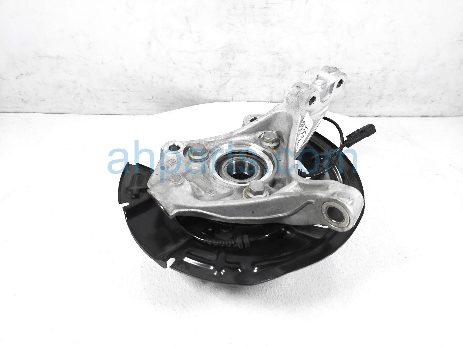 GMC Sold 2024 Chevy Trax Front Passenger Spindle Knuckle Hub 42757359