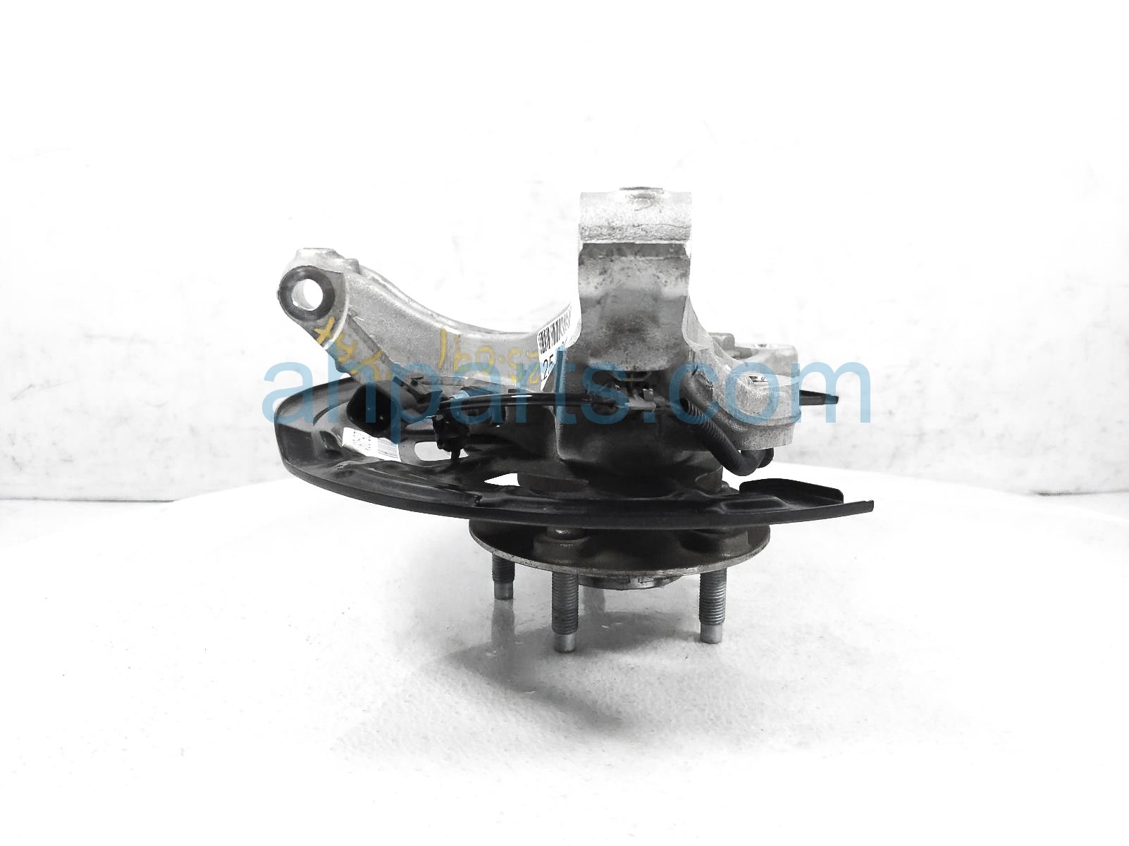 GMC Sold 2024 Chevy Trax Front Passenger Spindle Knuckle Hub 42757359