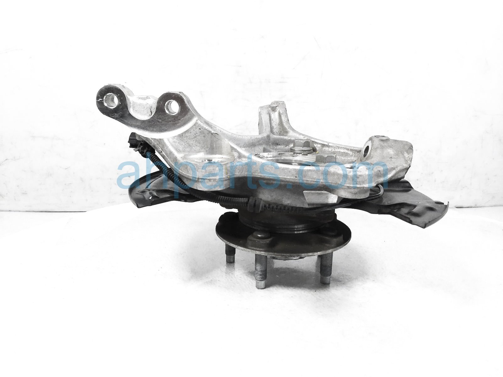 GMC Sold 2024 Chevy Trax Front Passenger Spindle Knuckle Hub 42757359