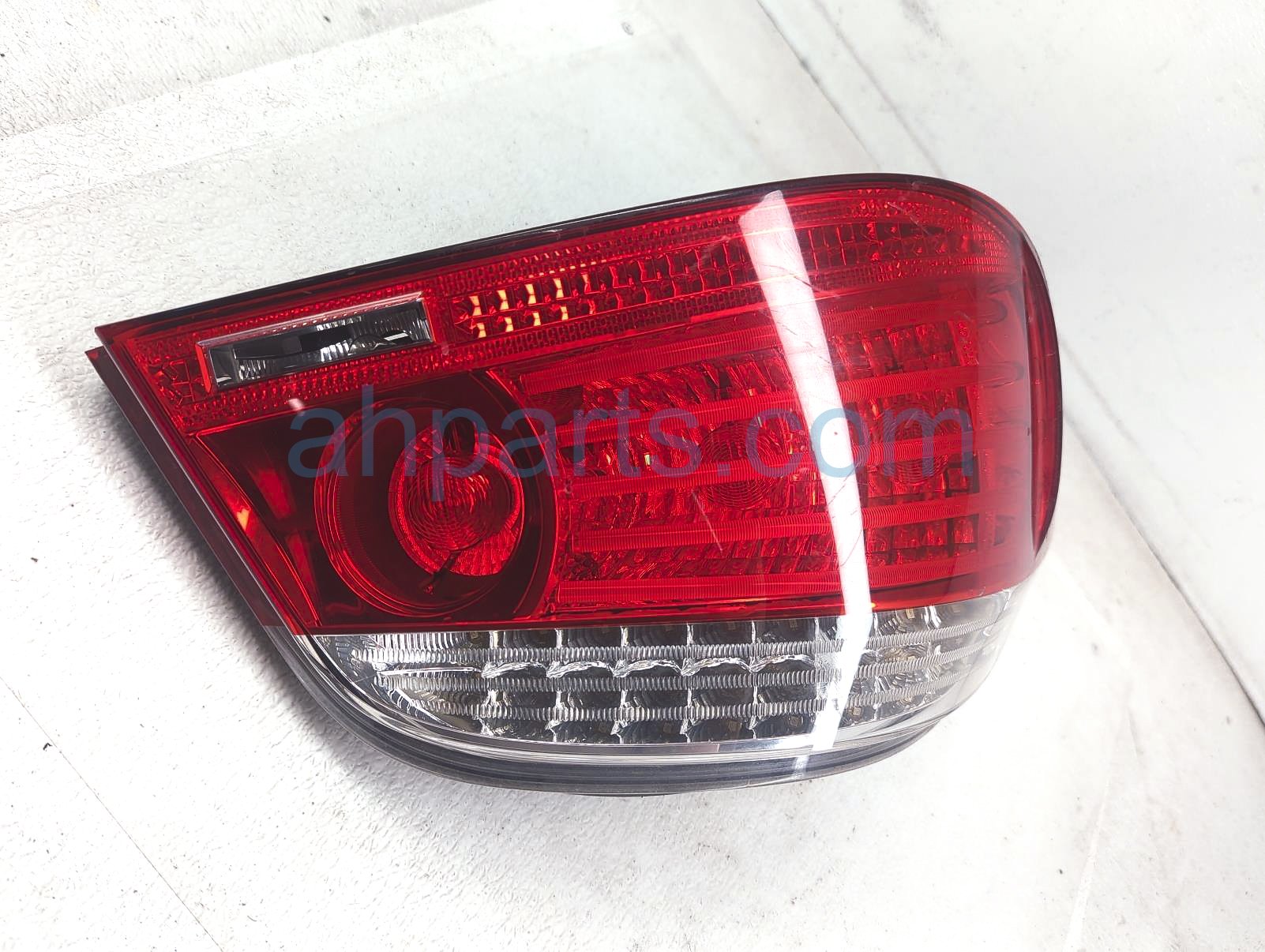 $60 BMW LH TAIL LAMP (ON BODY) - NOTES $60 BMW LH TAIL LAMP (ON BODY) - NOTES