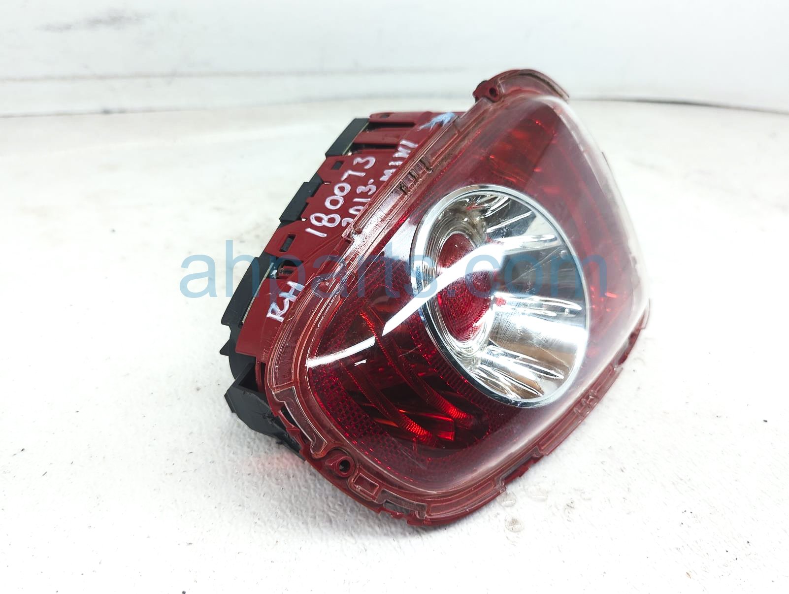 $60 BMW RH TAIL LAMP (ON BODY) - NOTES $60 BMW RH TAIL LAMP (ON BODY) - NOTES