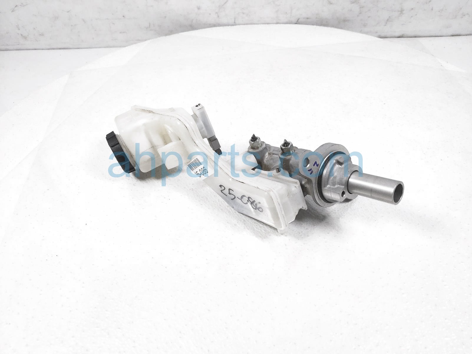$49 Mazda BRAKE MASTER CYLINDER W/RESERVOIR $49 Mazda BRAKE MASTER CYLINDER W/RESERVOIR