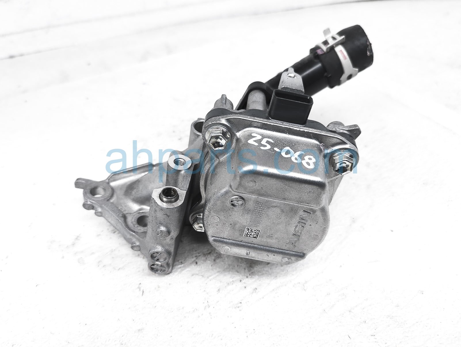 Sold 2024 Toyota Prius Coolant Water Pump / Housing Assy 16032-24020
