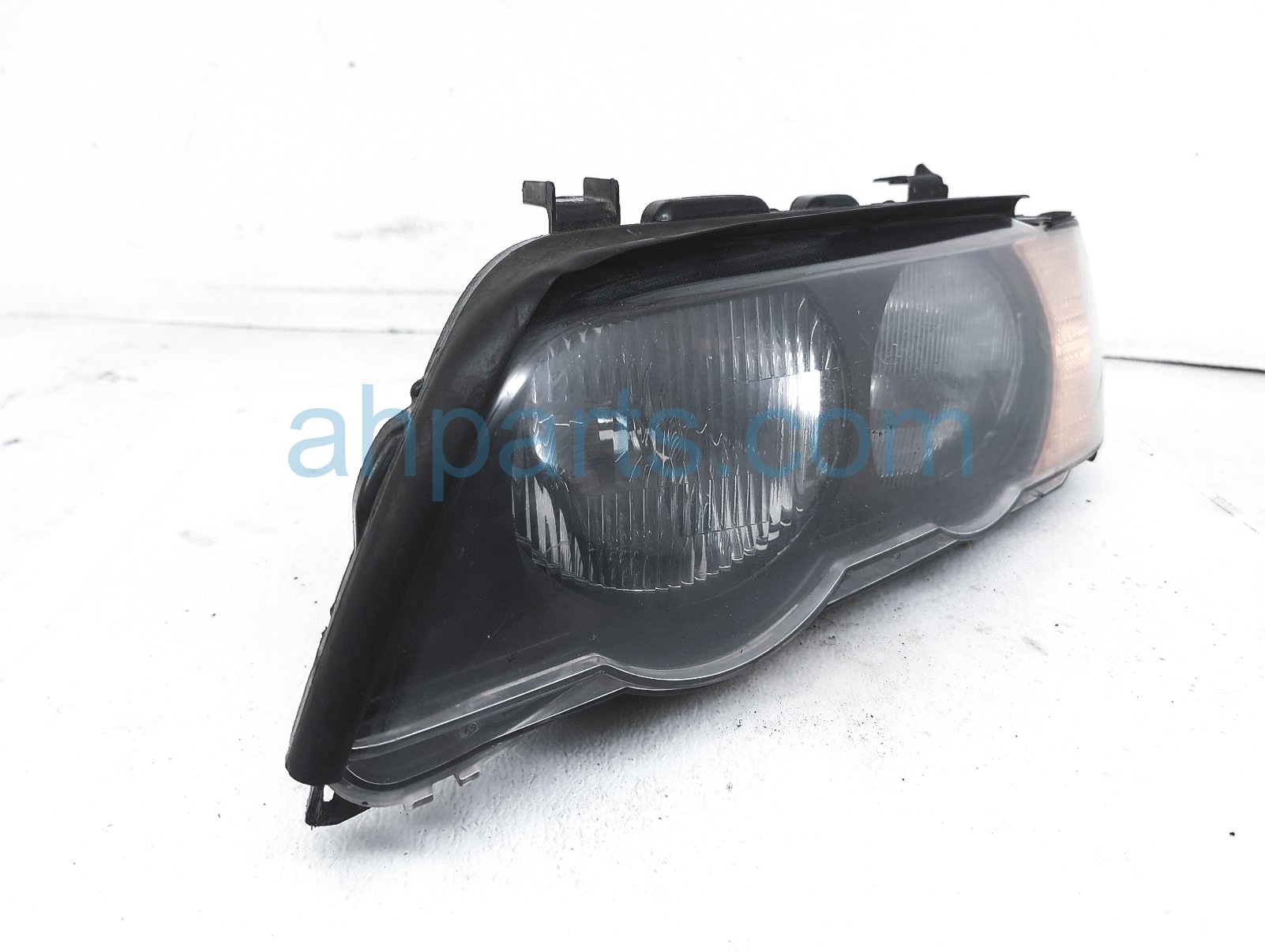 $125 BMW LH HEAD LIGHT / LAMP - NOTES $125 BMW LH HEAD LIGHT / LAMP - NOTES