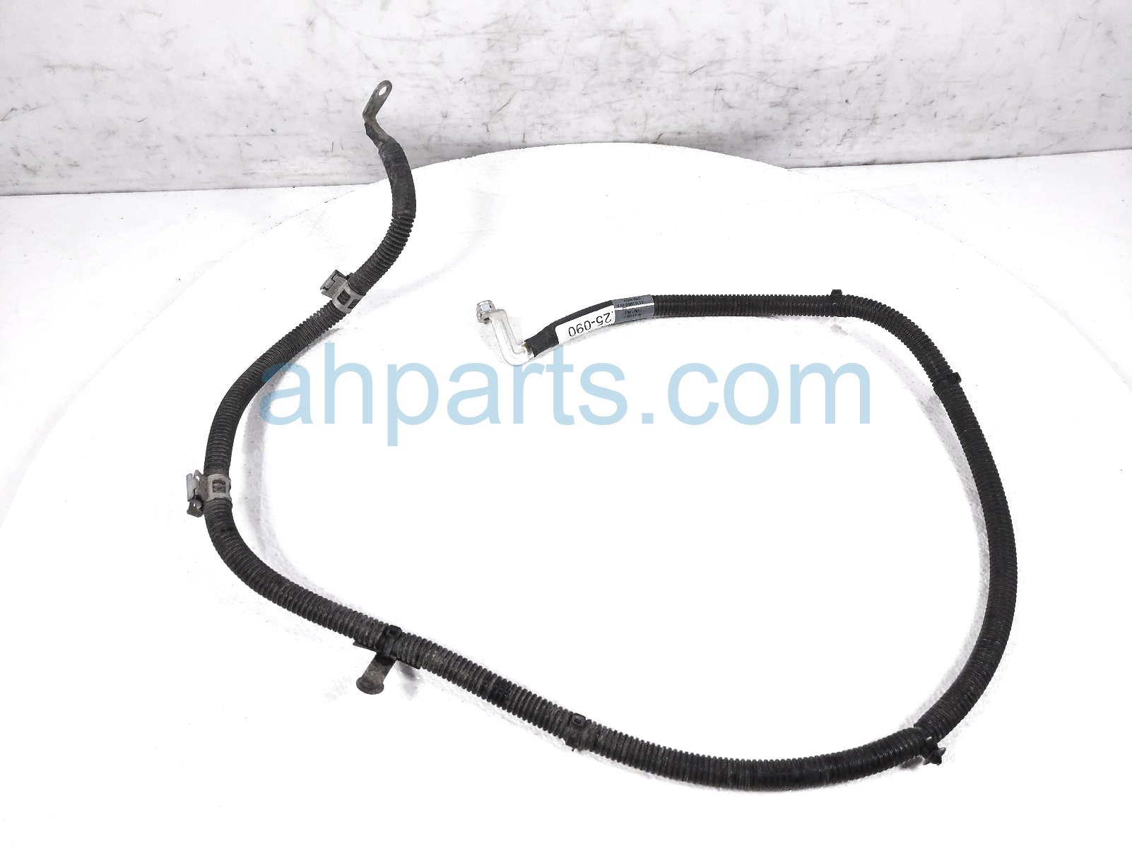 $40 Mercedes ALTERNATOR TO PREFUSE BOX WIRE $40 Mercedes ALTERNATOR TO PREFUSE BOX WIRE