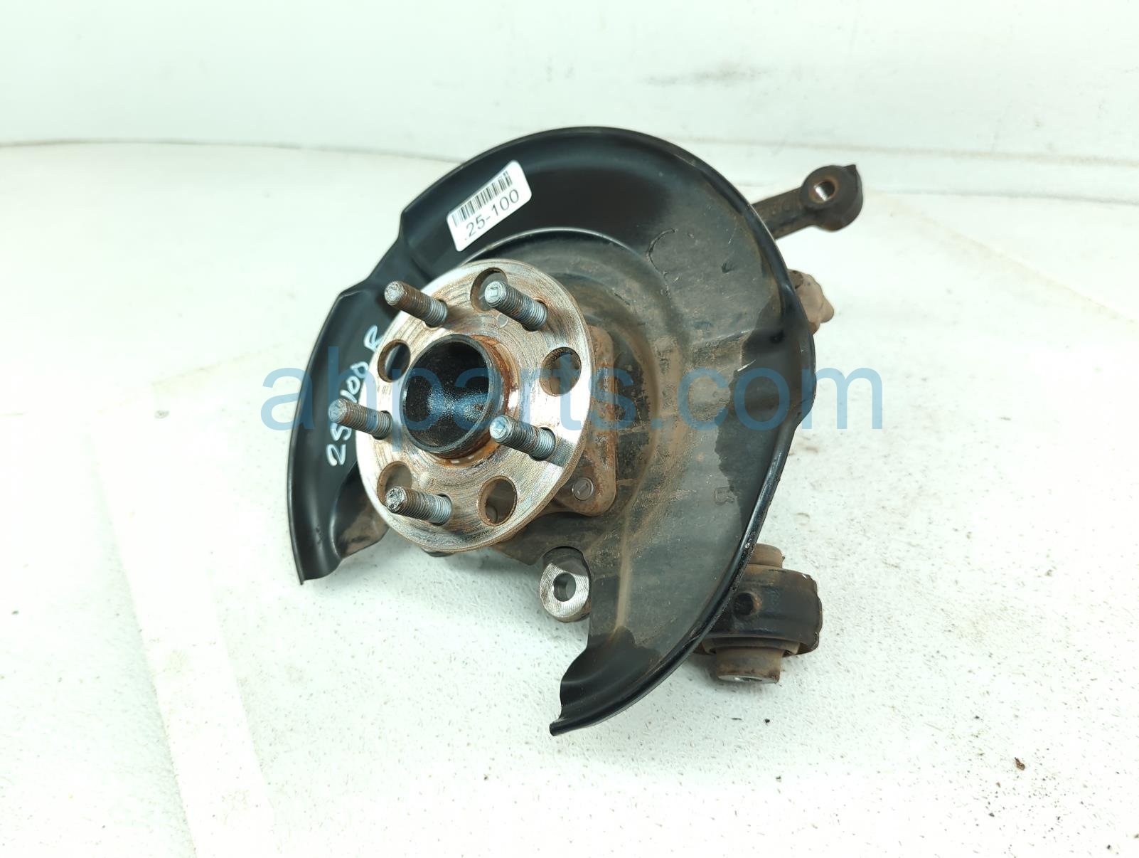 OEM Right Passenger Spindle Knuckle – 1998-2002 Toyota Corolla (No ABS)