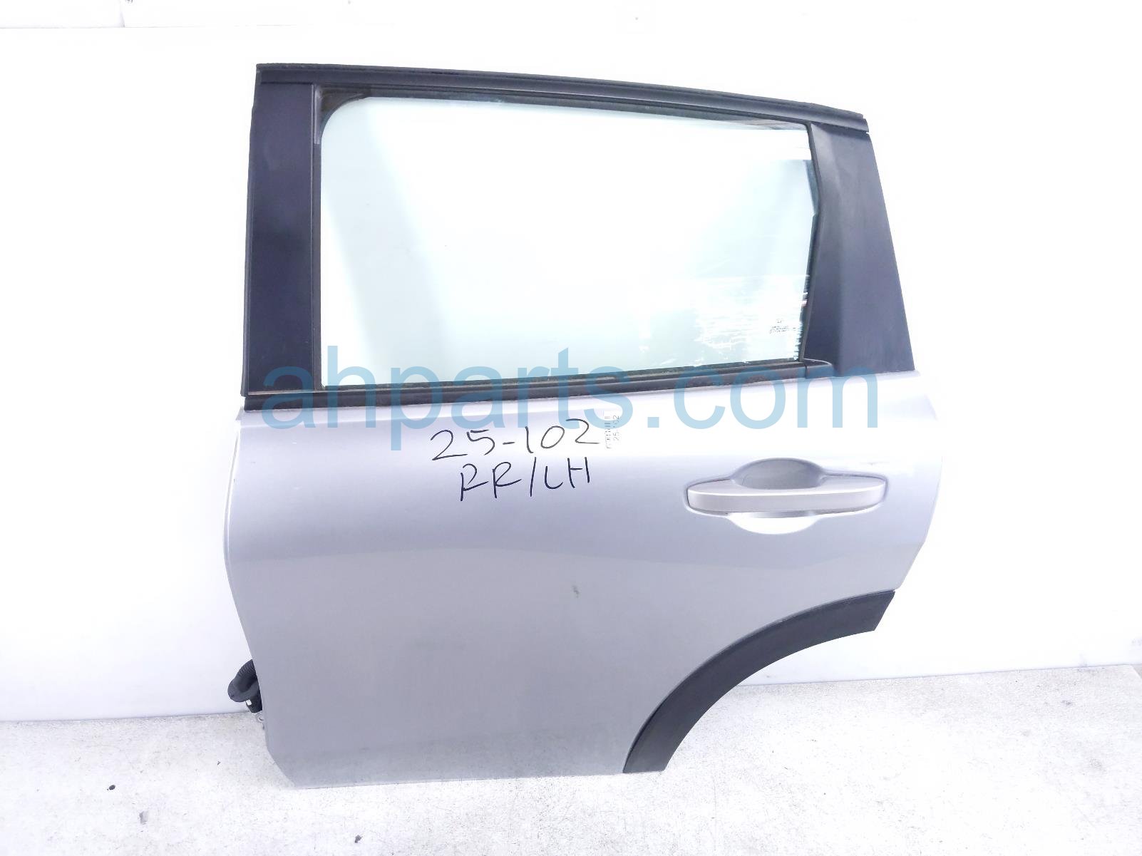 $995 Honda RR/LH DOOR- SILVER - NO INSIDE TRIM* $995 Honda RR/LH DOOR- SILVER - NO INSIDE TRIM*