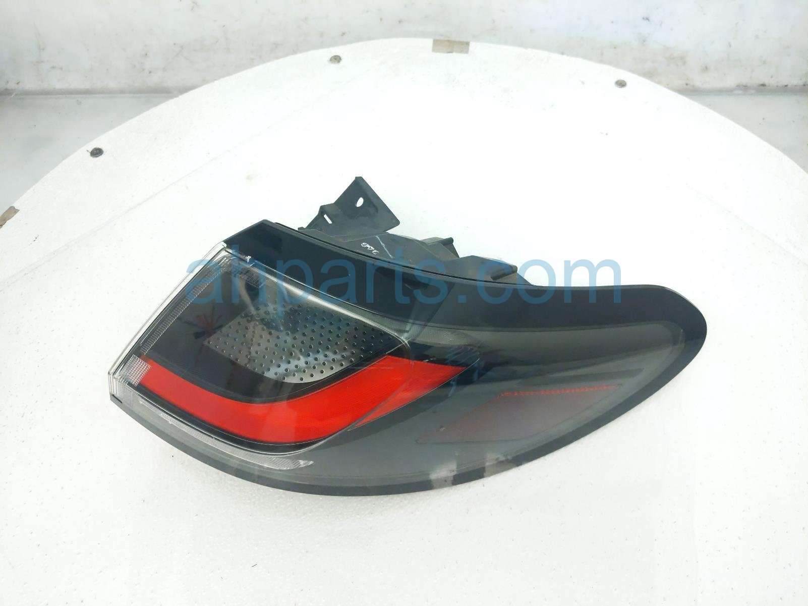 $185 Honda RH TAIL LAMP (ON BODY) * $185 Honda RH TAIL LAMP (ON BODY) *